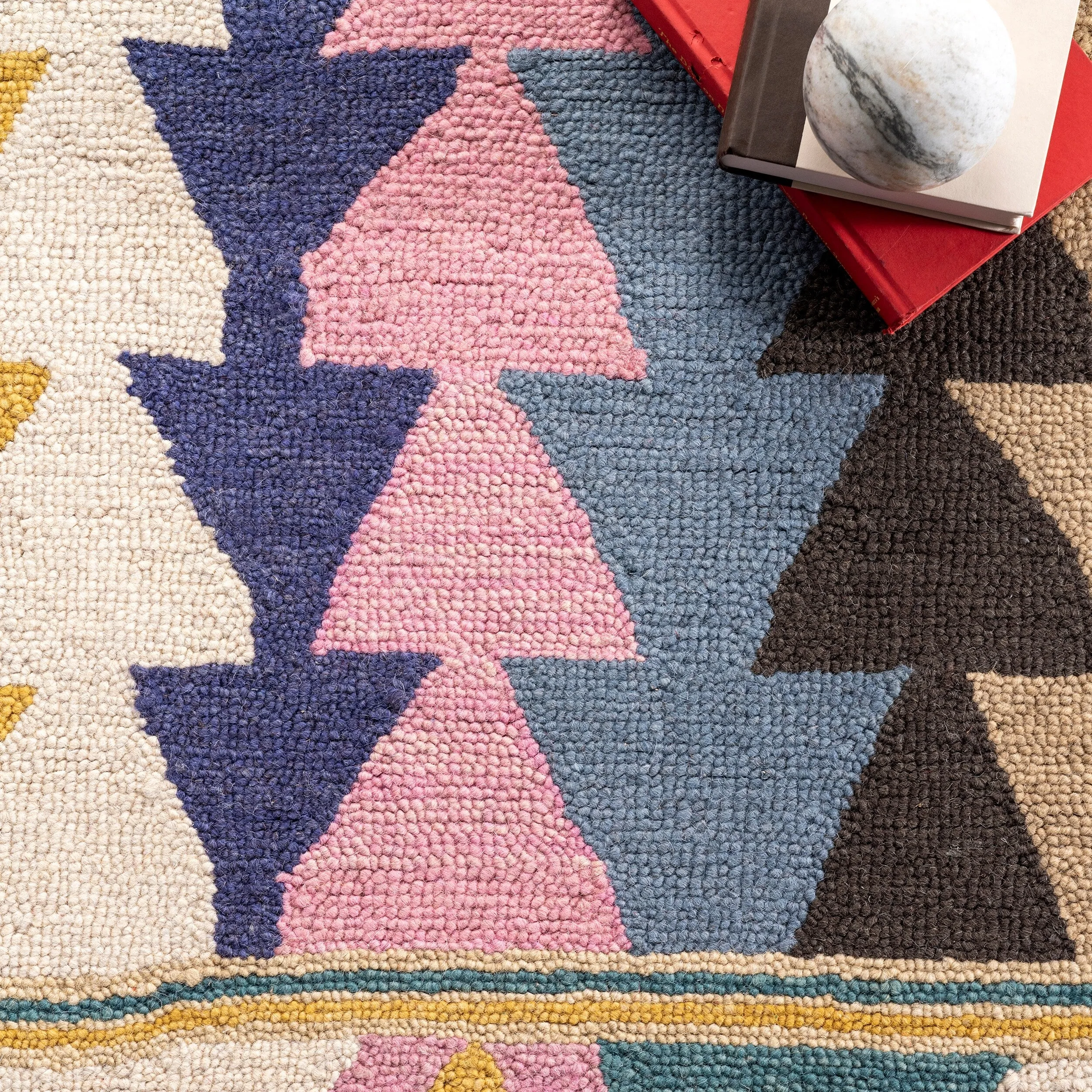 Nuloom Aurora Geometric Wool Area Rug