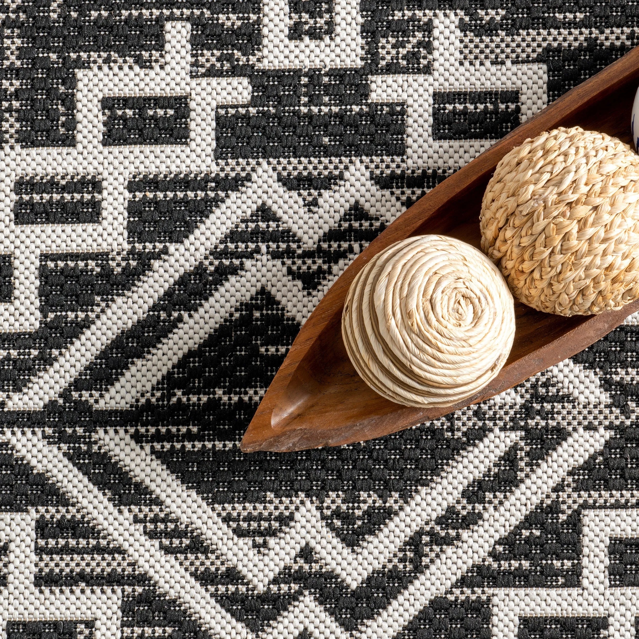 Nuloom Cari Moroccan Tribal Indoor/Outdoor Area Rug