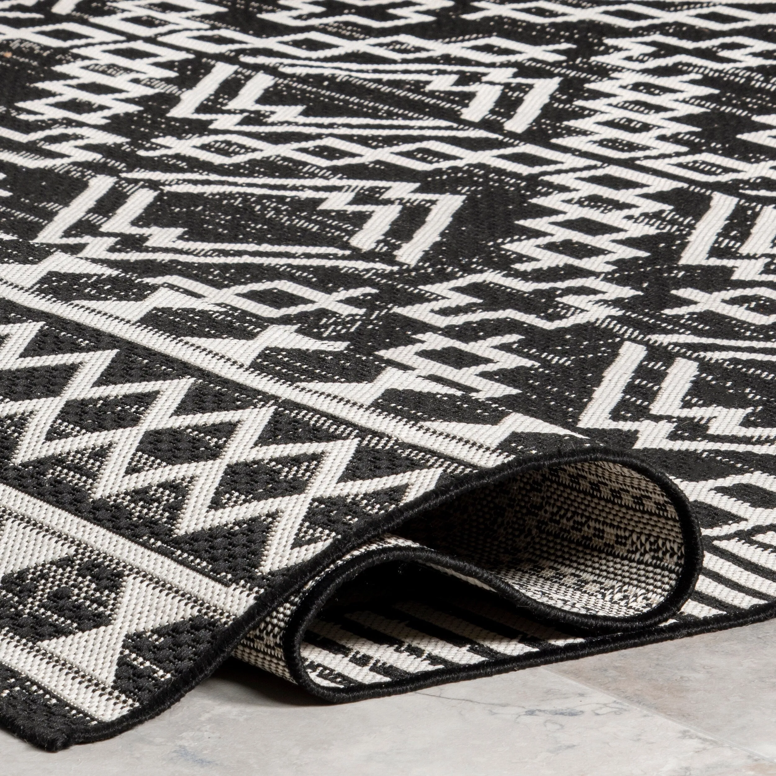Nuloom Cari Moroccan Tribal Indoor/Outdoor Area Rug