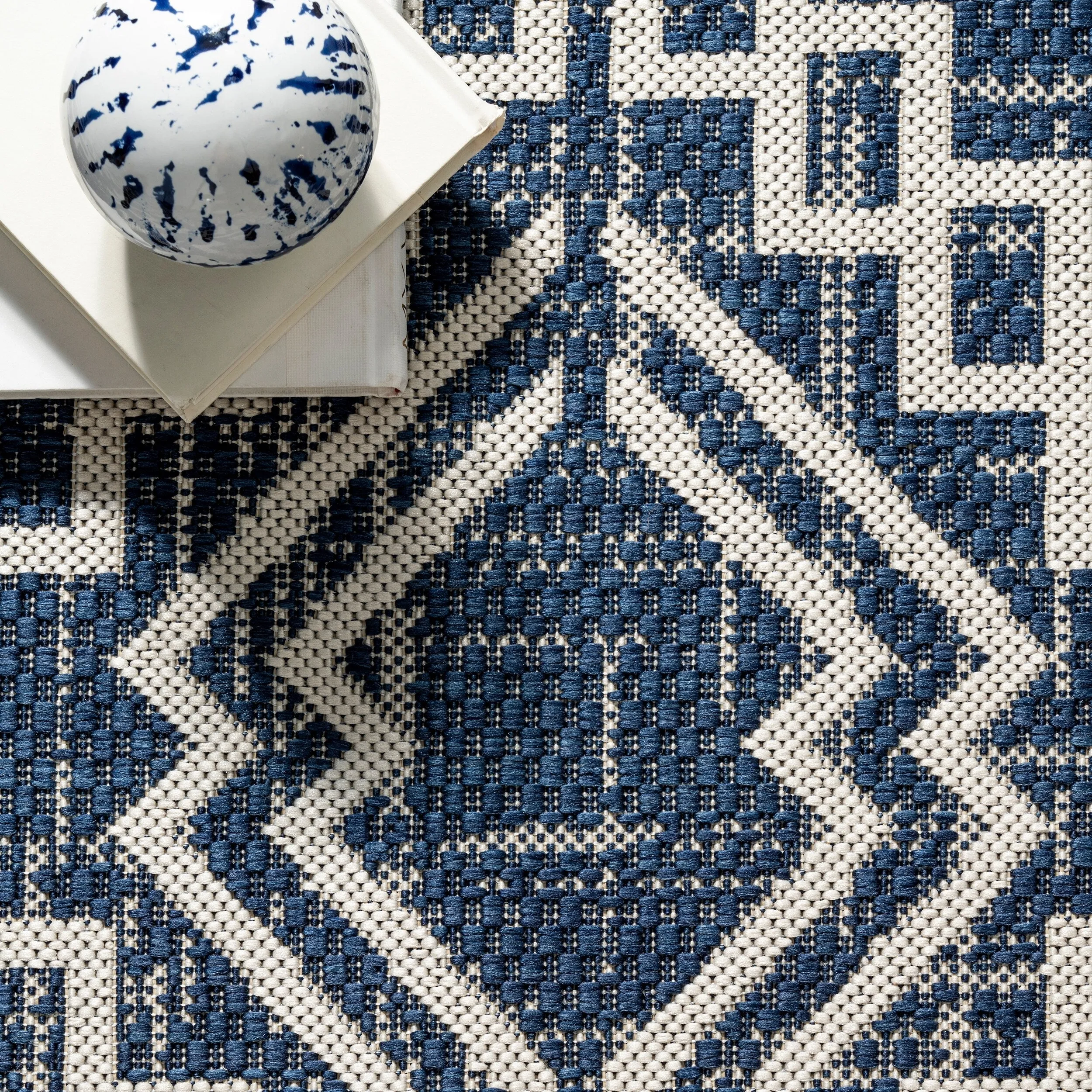 Nuloom Cari Moroccan Tribal Indoor/Outdoor Area Rug