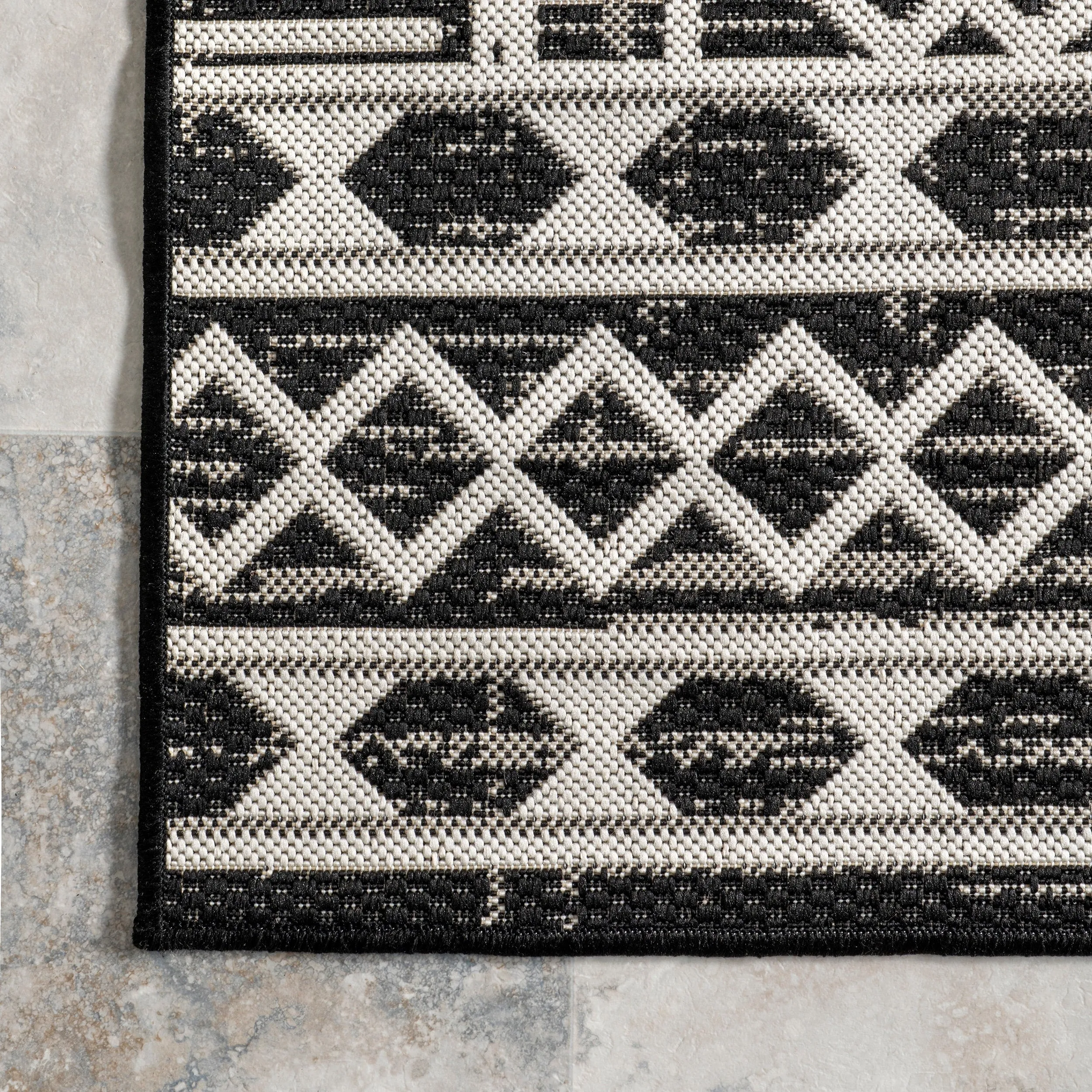 Nuloom Cari Moroccan Tribal Indoor/Outdoor Area Rug