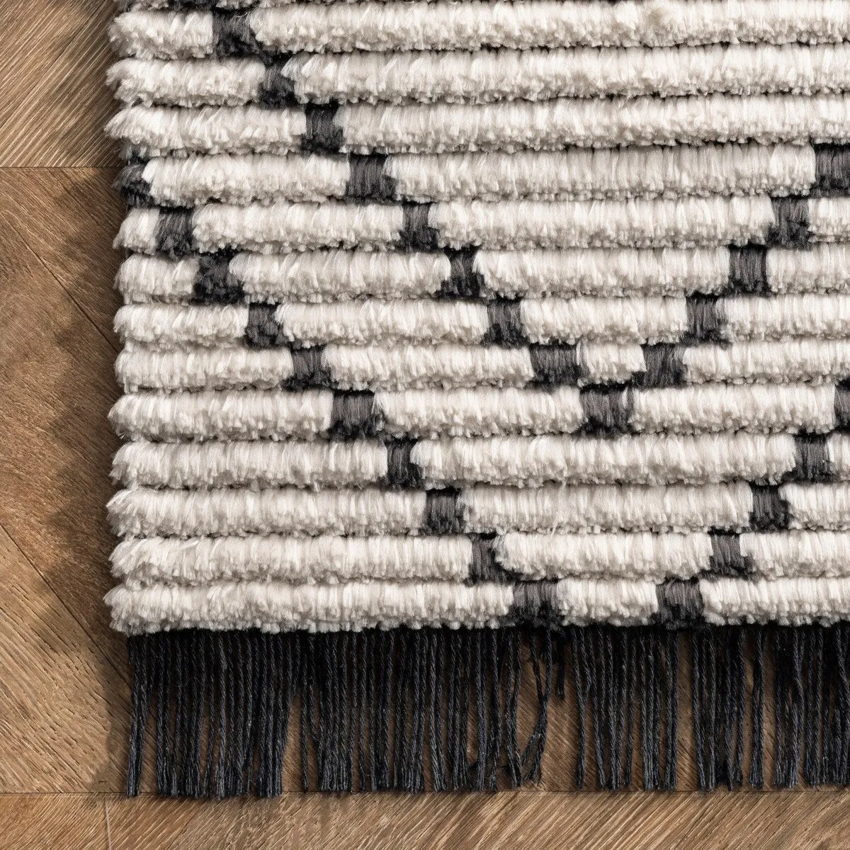 Nuloom Carlina Geometric Shag Fringe Area Rug