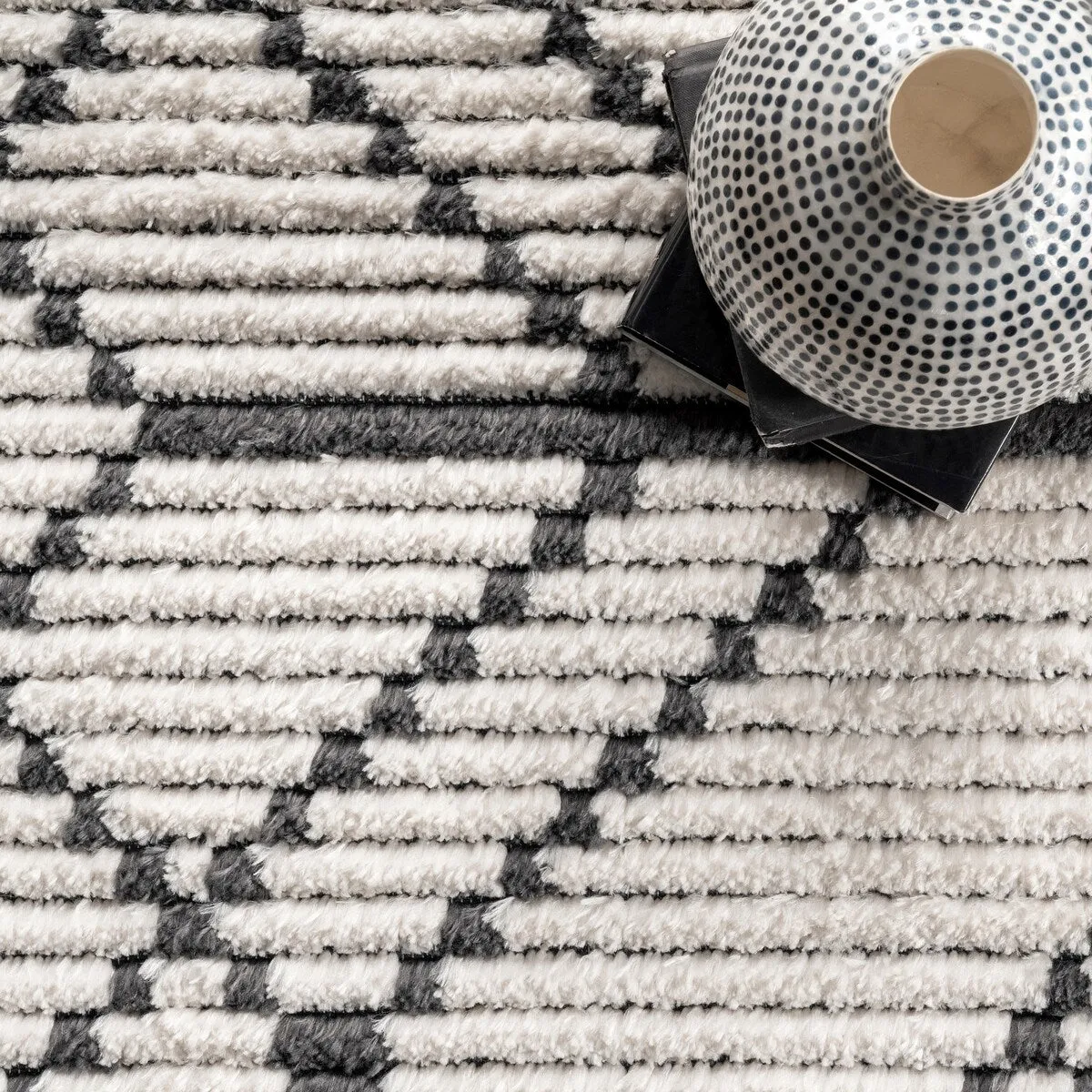 Nuloom Carlina Geometric Shag Fringe Area Rug