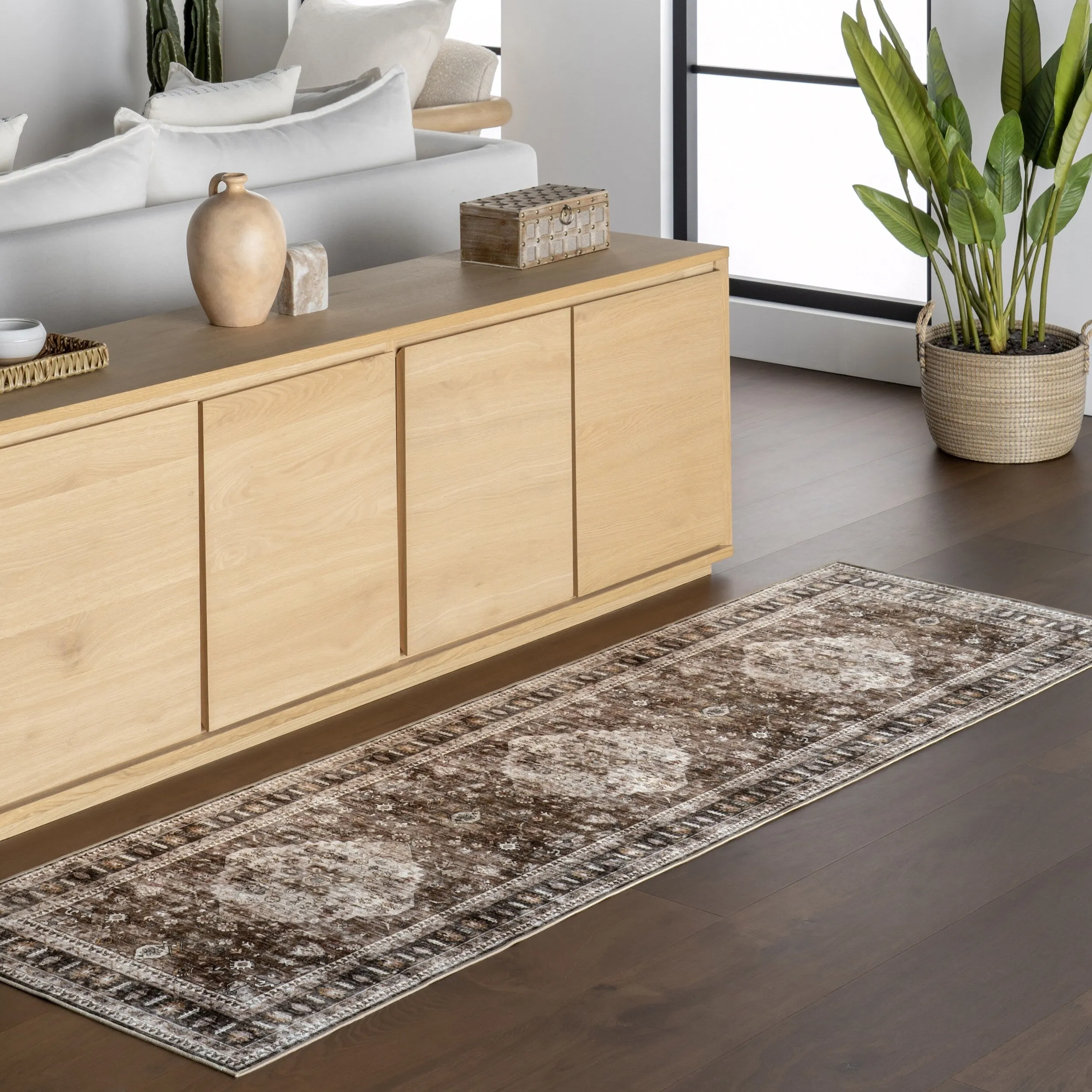 Nuloom Delisa Vintage Stain-Resistant Machine Washable Area Rug