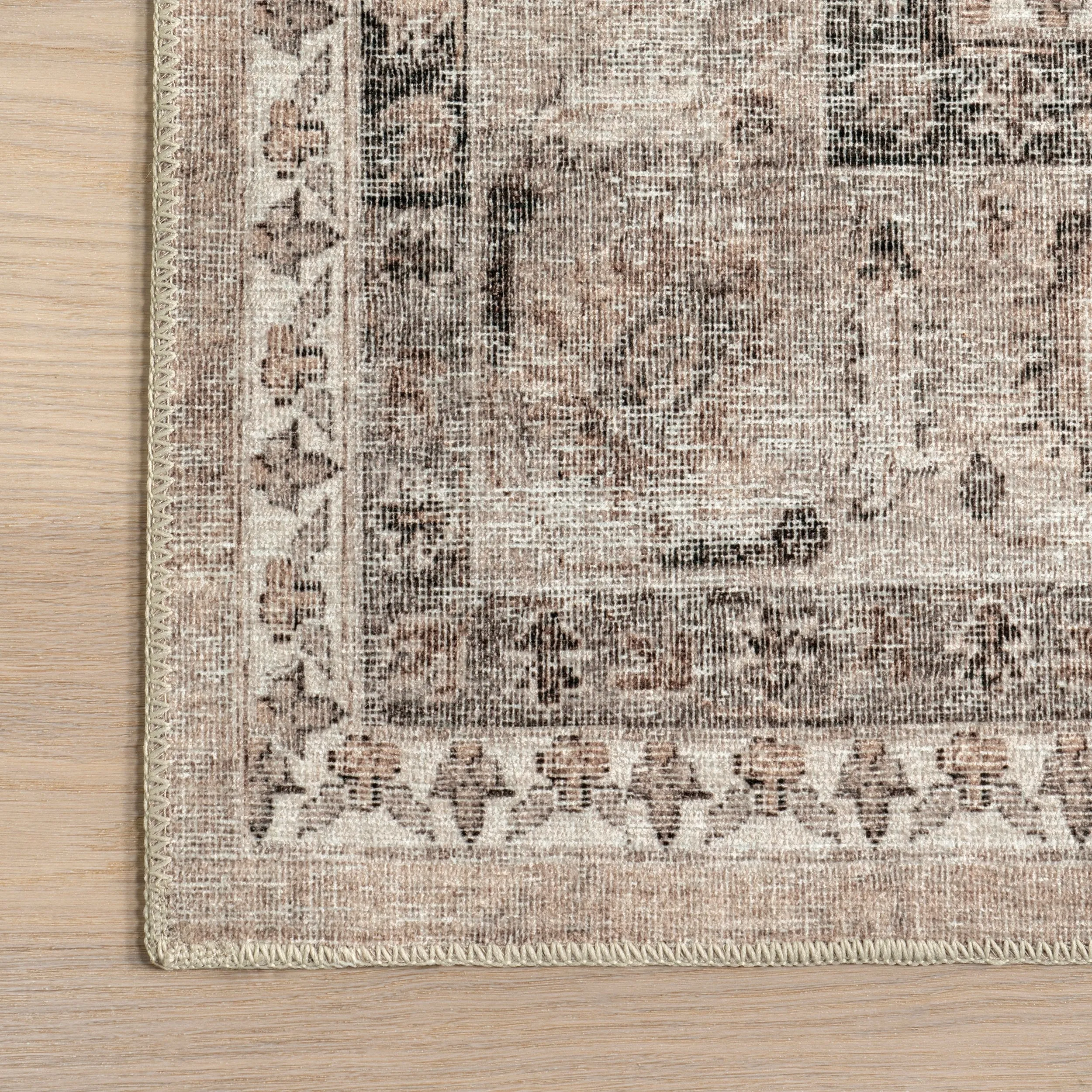 Nuloom Delisa Vintage Stain-Resistant Machine Washable Area Rug