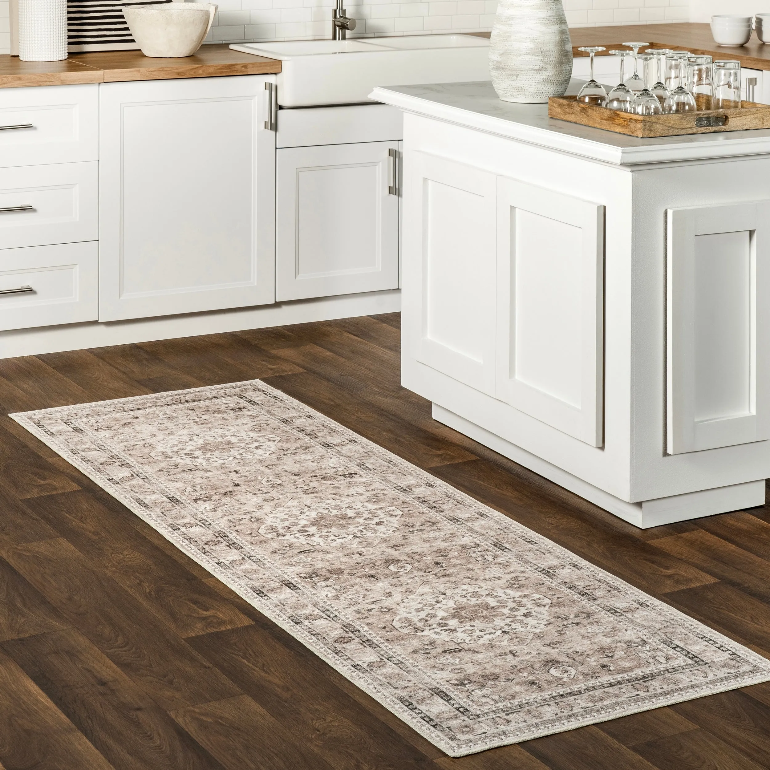 Nuloom Delisa Vintage Stain-Resistant Machine Washable Area Rug