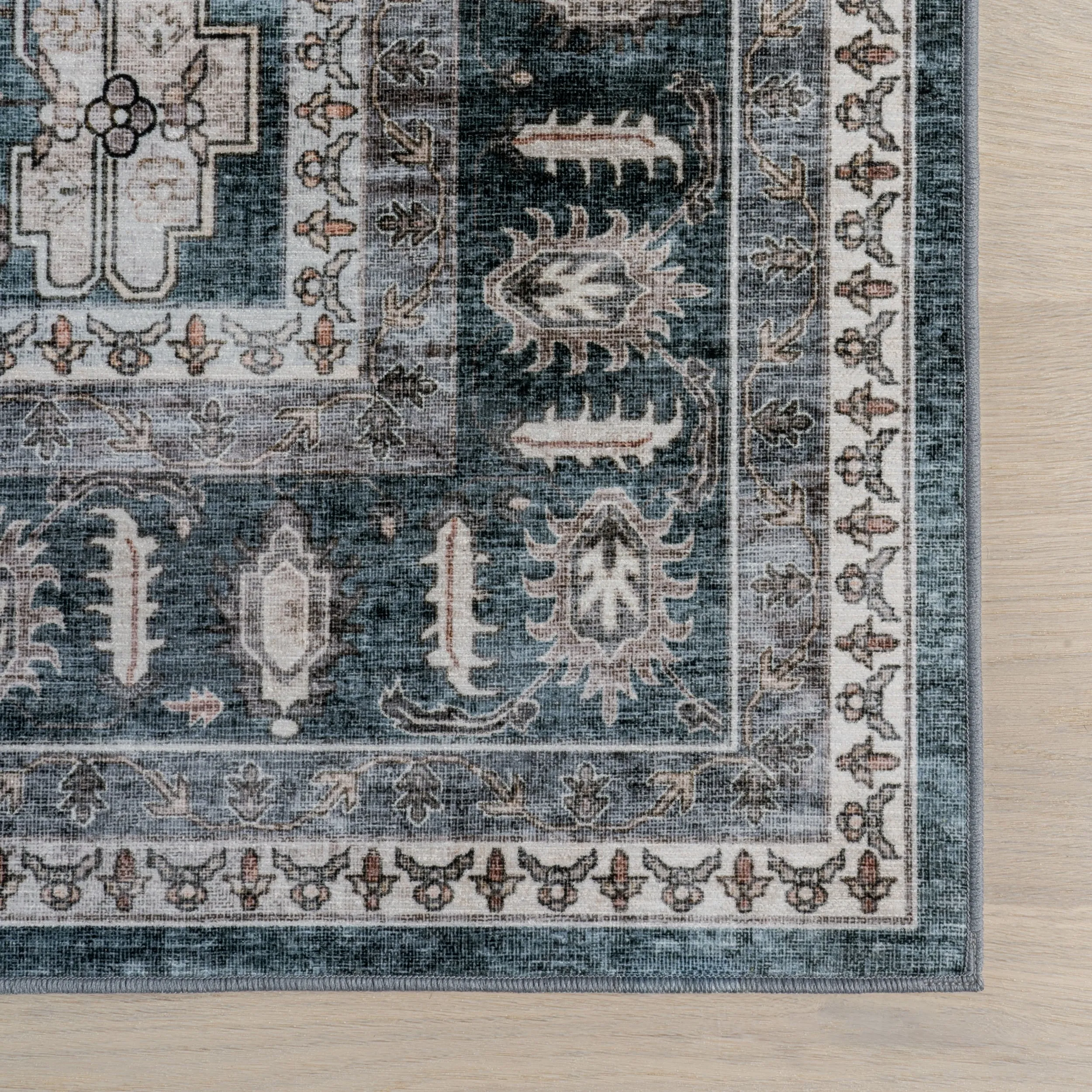 Nuloom Delisa Vintage Stain-Resistant Machine Washable Area Rug