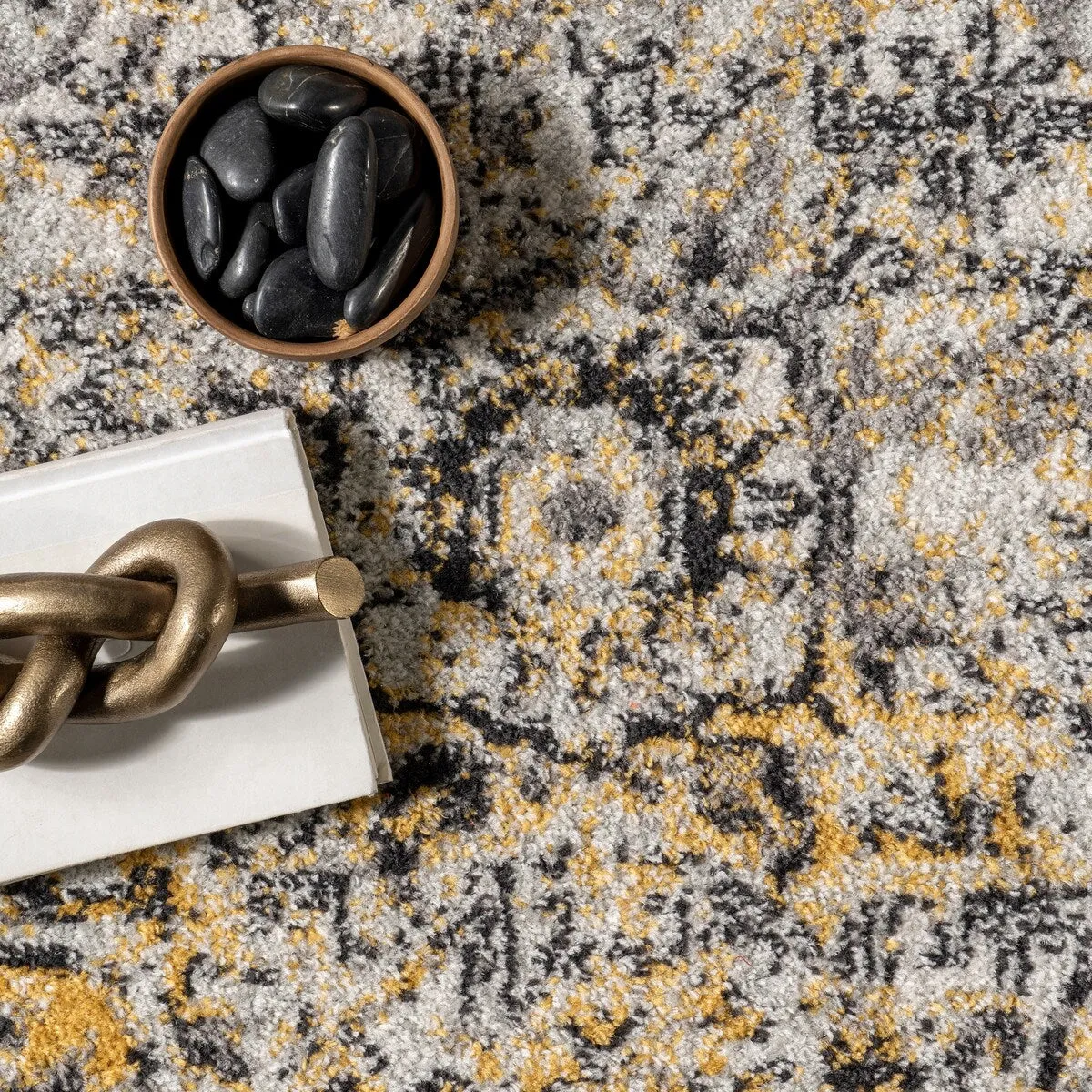 Nuloom Distressed Vintage Faded Floral Area Rug