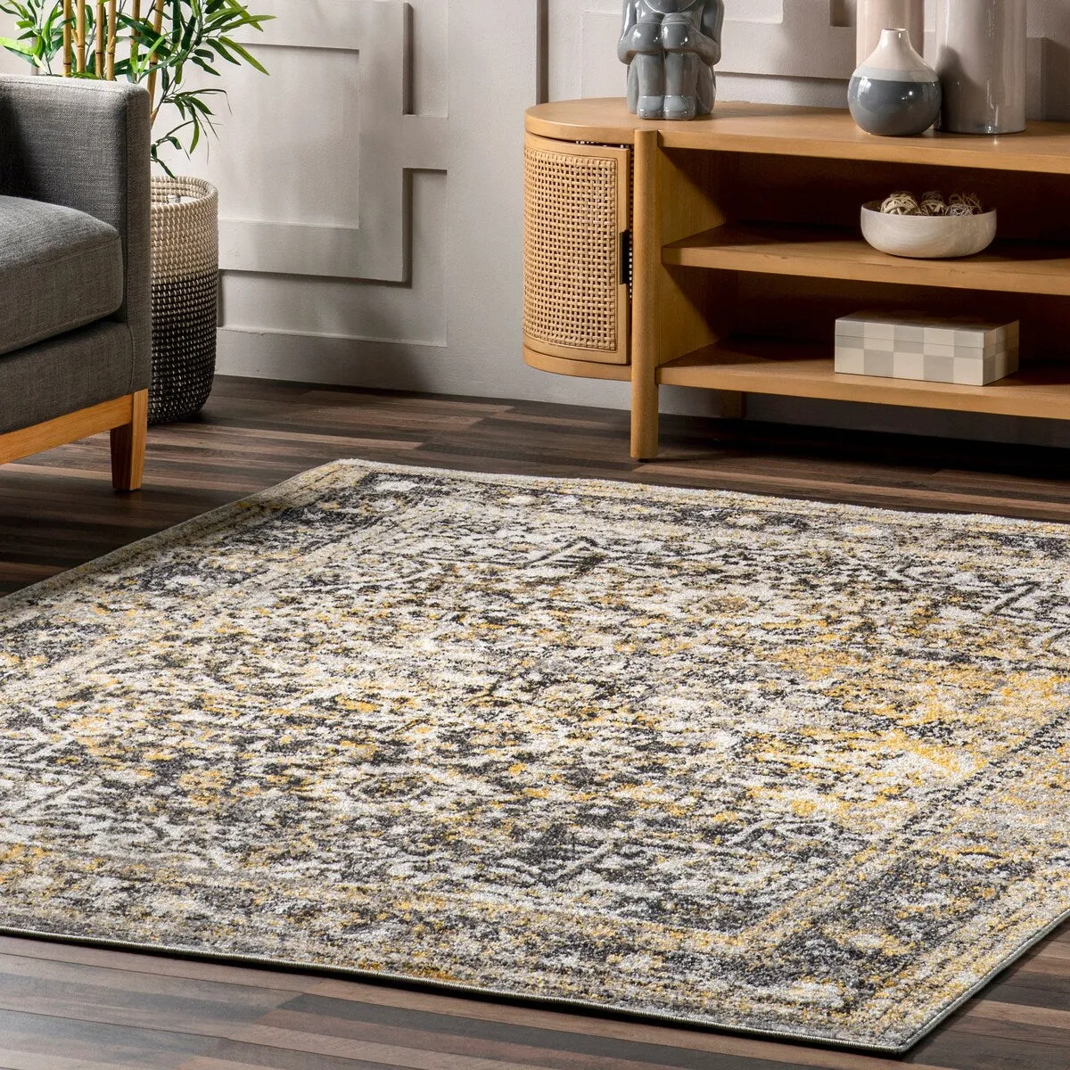 Nuloom Distressed Vintage Faded Floral Area Rug