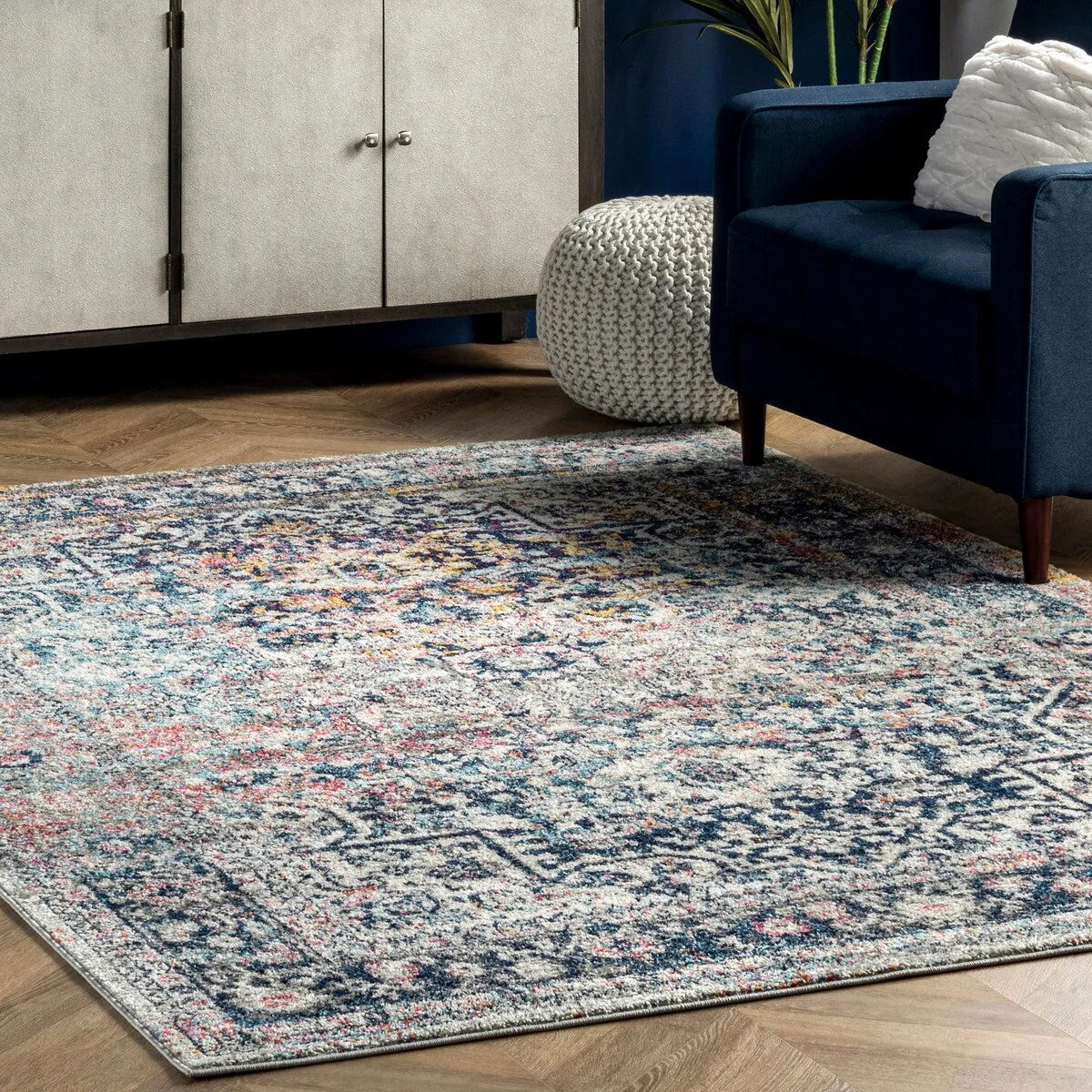 Nuloom Distressed Vintage Faded Floral Area Rug