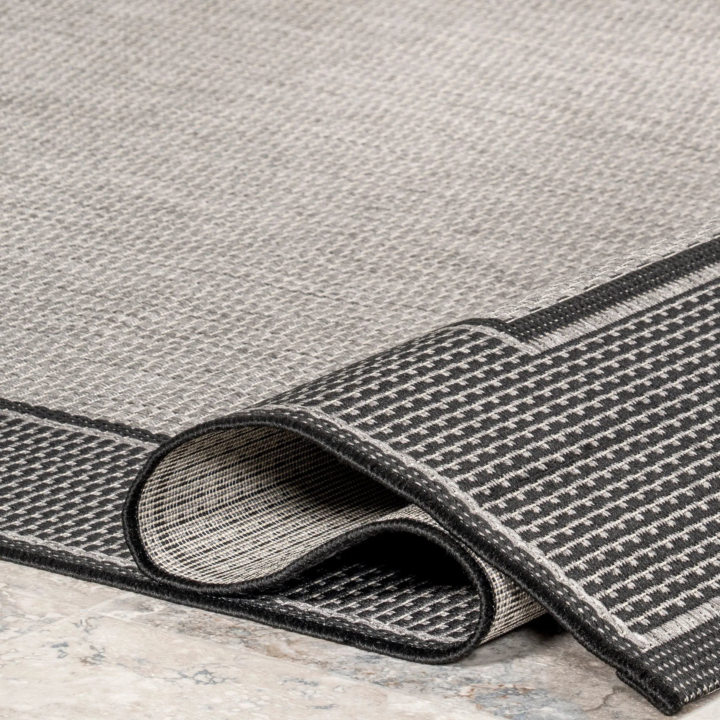 Nuloom Elizabeth Classic Bordered Indoor/Outdoor Area Rug