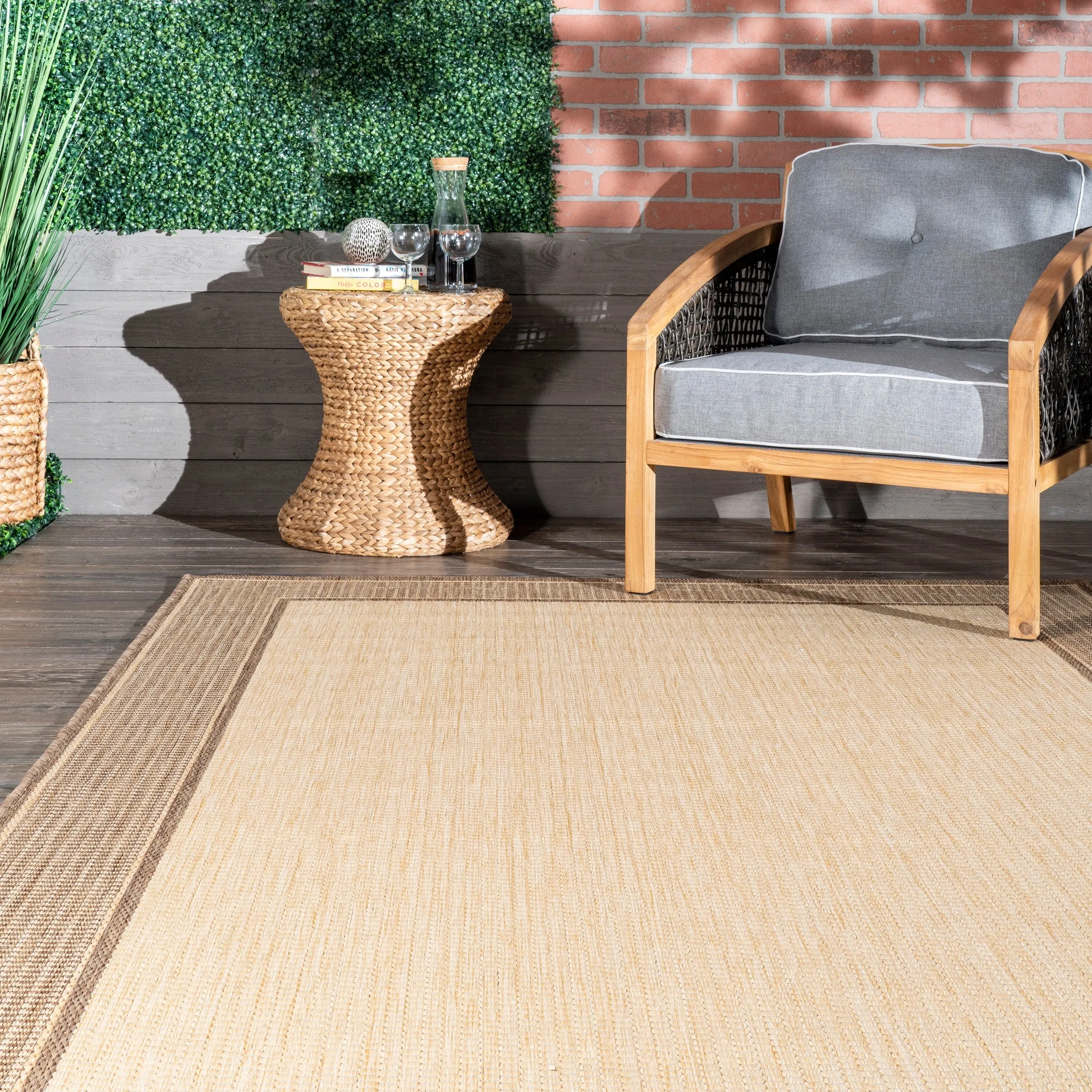 Nuloom Elizabeth Classic Bordered Indoor/Outdoor Area Rug