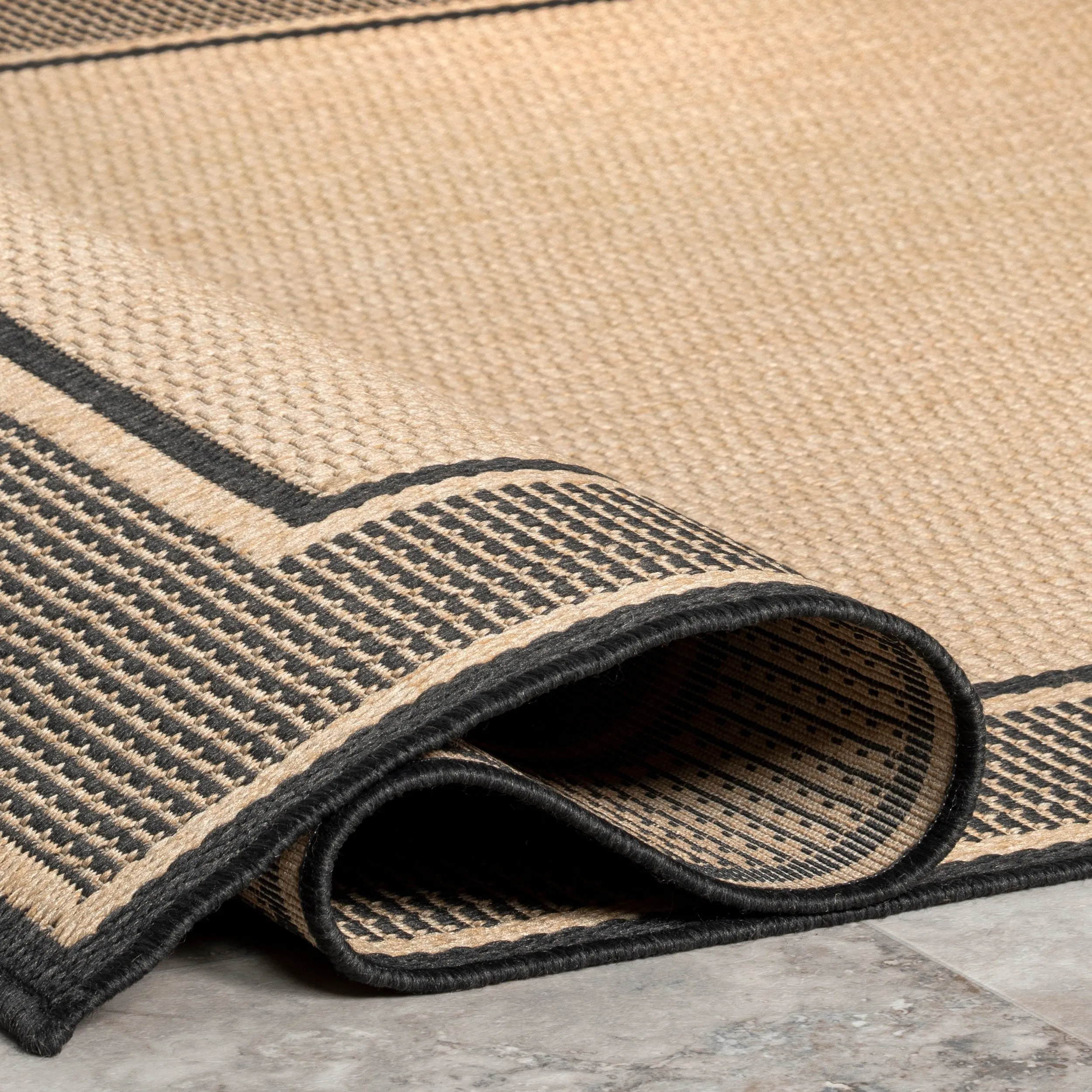Nuloom Elizabeth Classic Bordered Indoor/Outdoor Area Rug