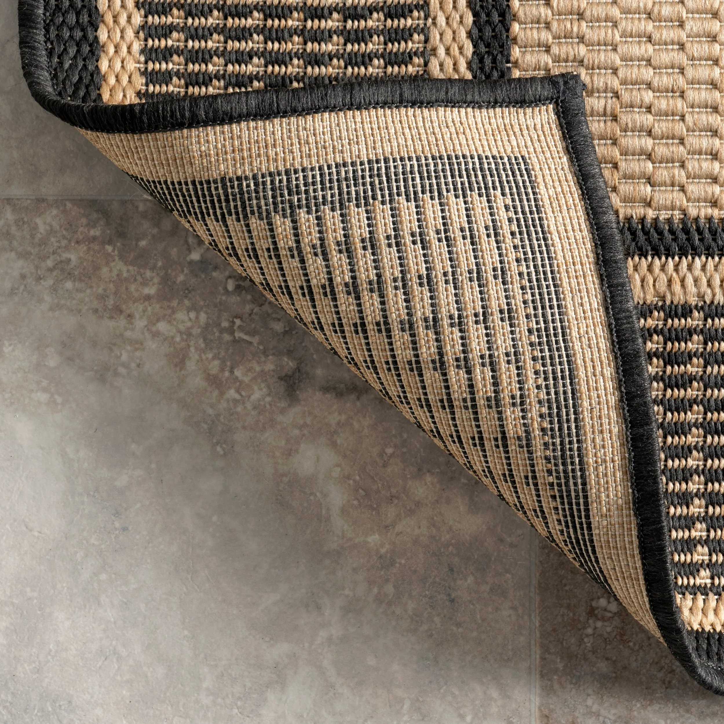 Nuloom Elizabeth Classic Bordered Indoor/Outdoor Area Rug