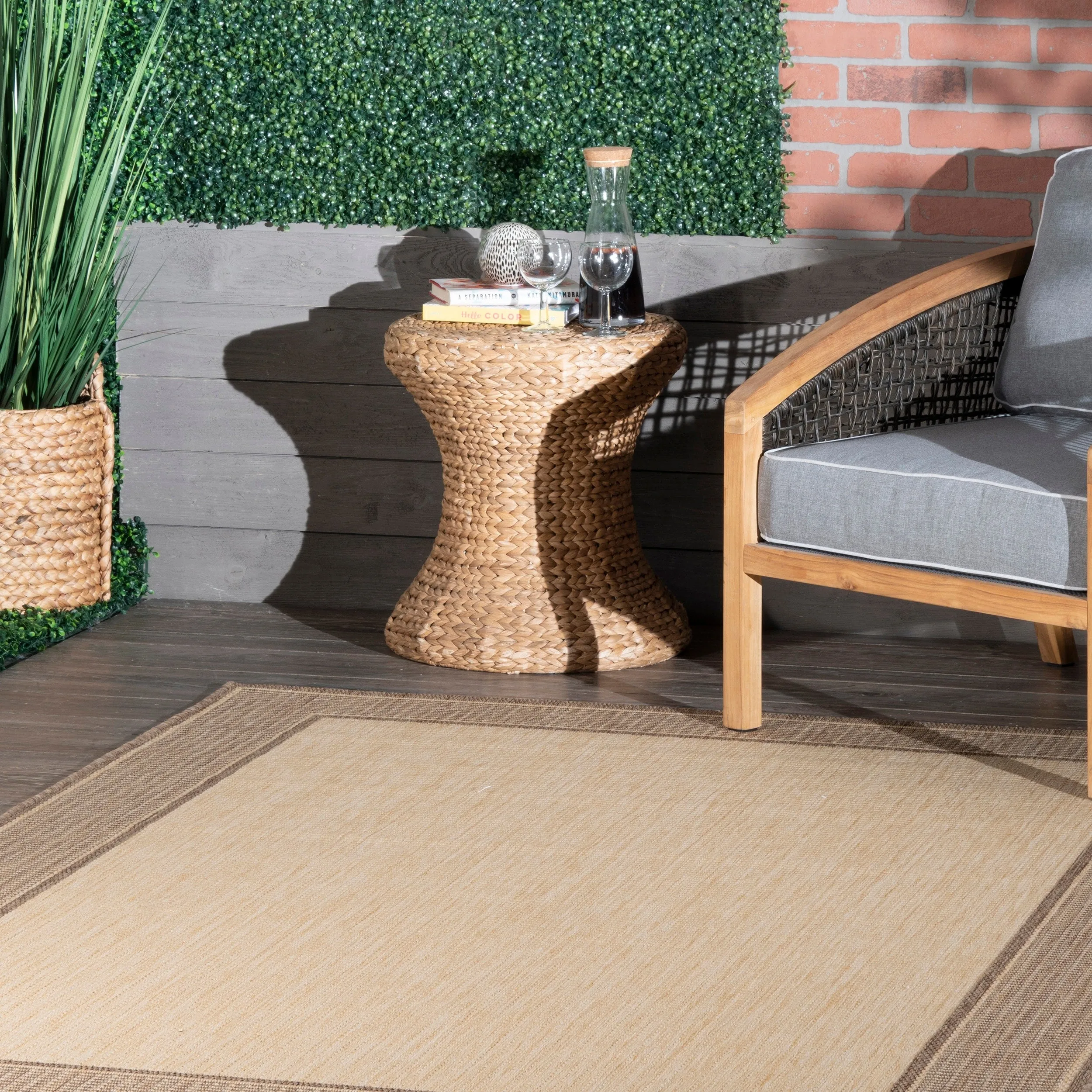 Nuloom Elizabeth Classic Bordered Indoor/Outdoor Area Rug