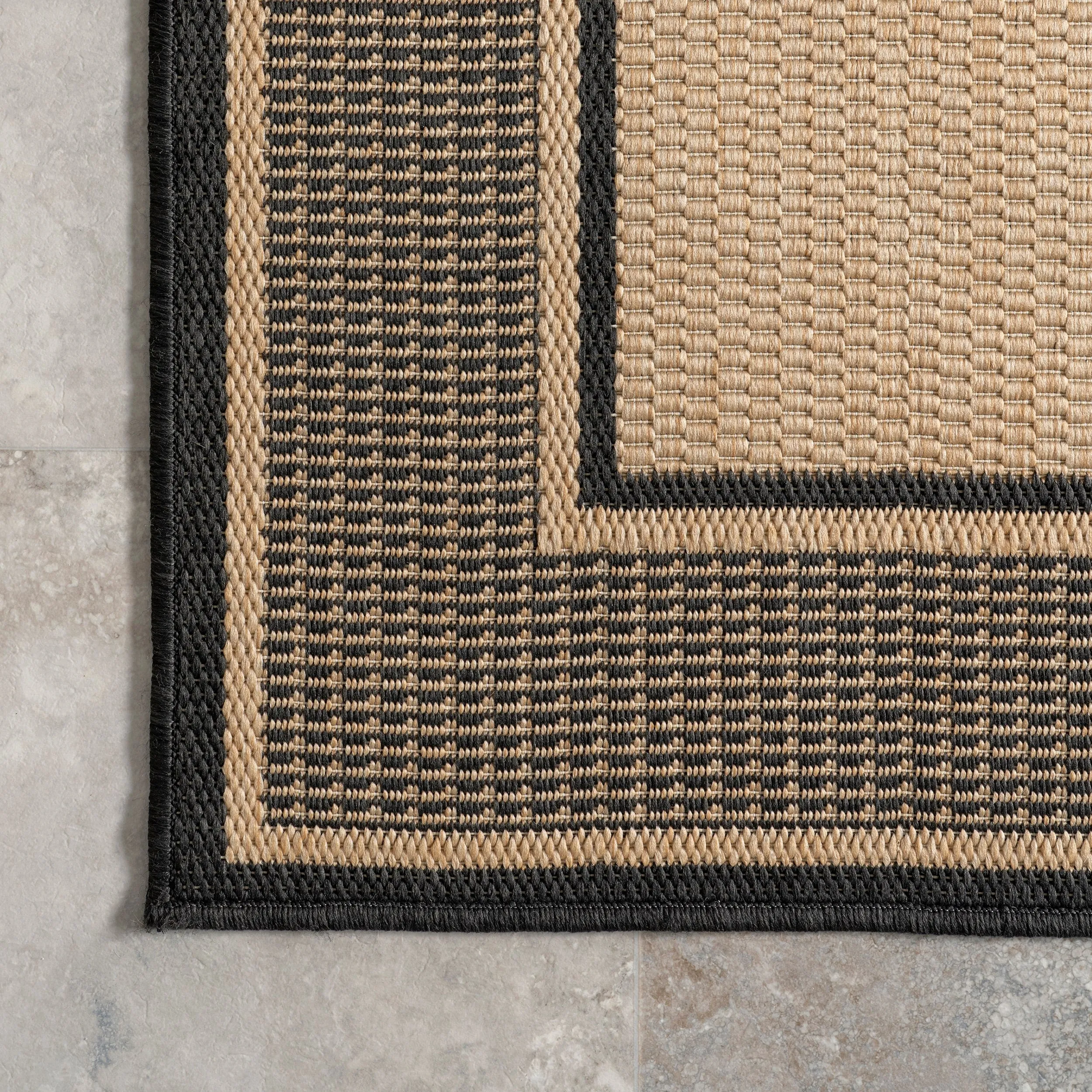 Nuloom Elizabeth Classic Bordered Indoor/Outdoor Area Rug