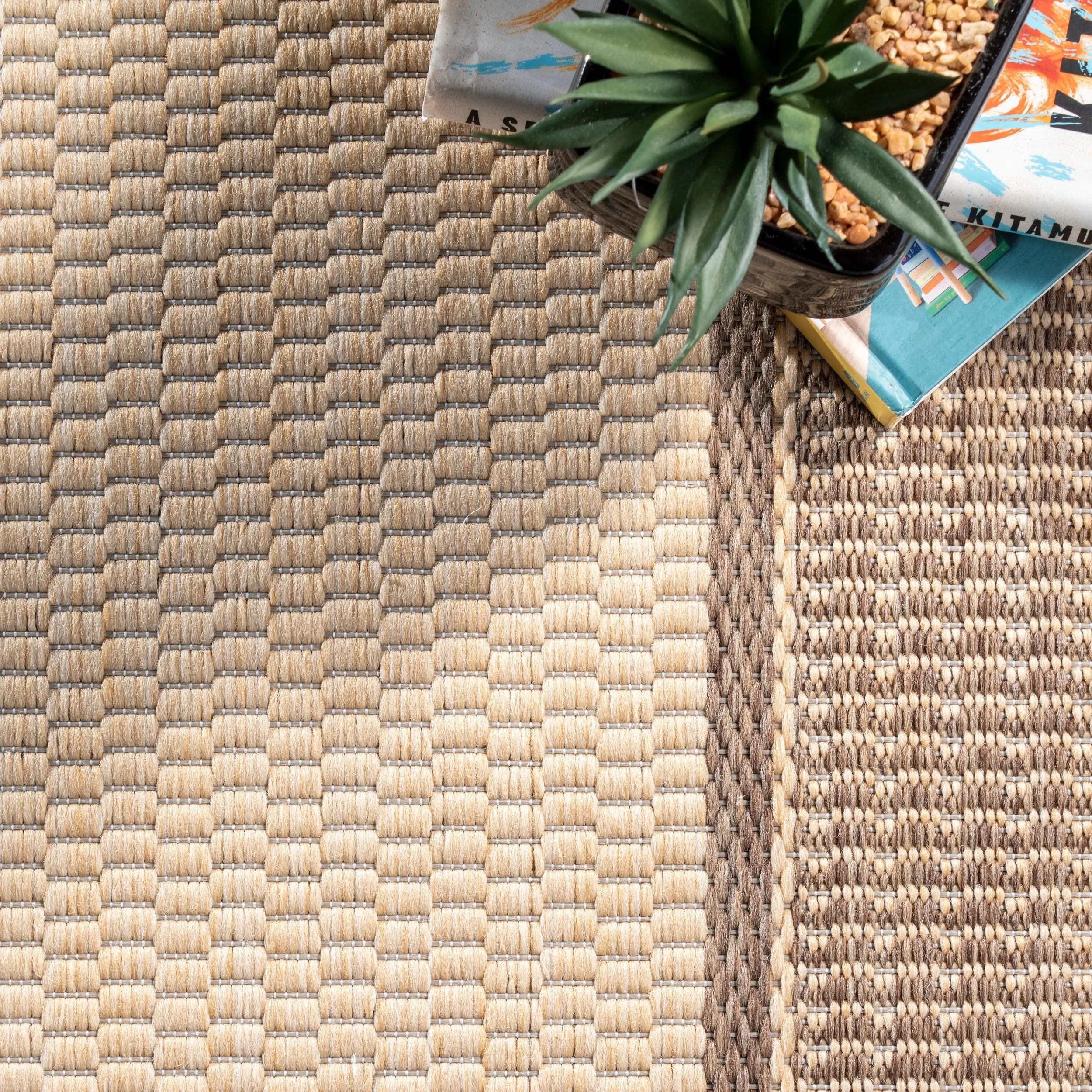 Nuloom Elizabeth Classic Bordered Indoor/Outdoor Area Rug