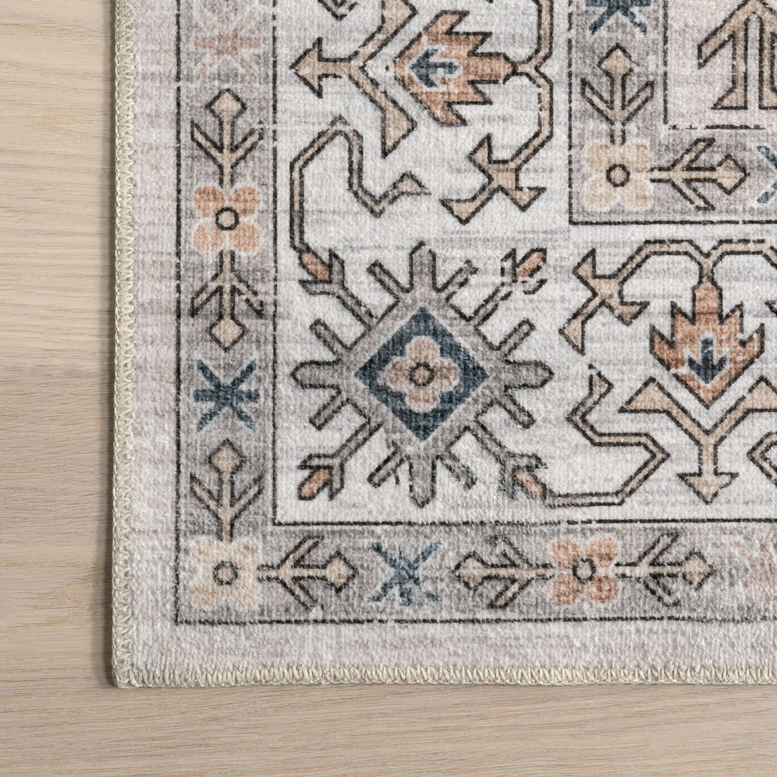 Nuloom Finley SpinClean Machine Washable Vintage Distressed Area Rug