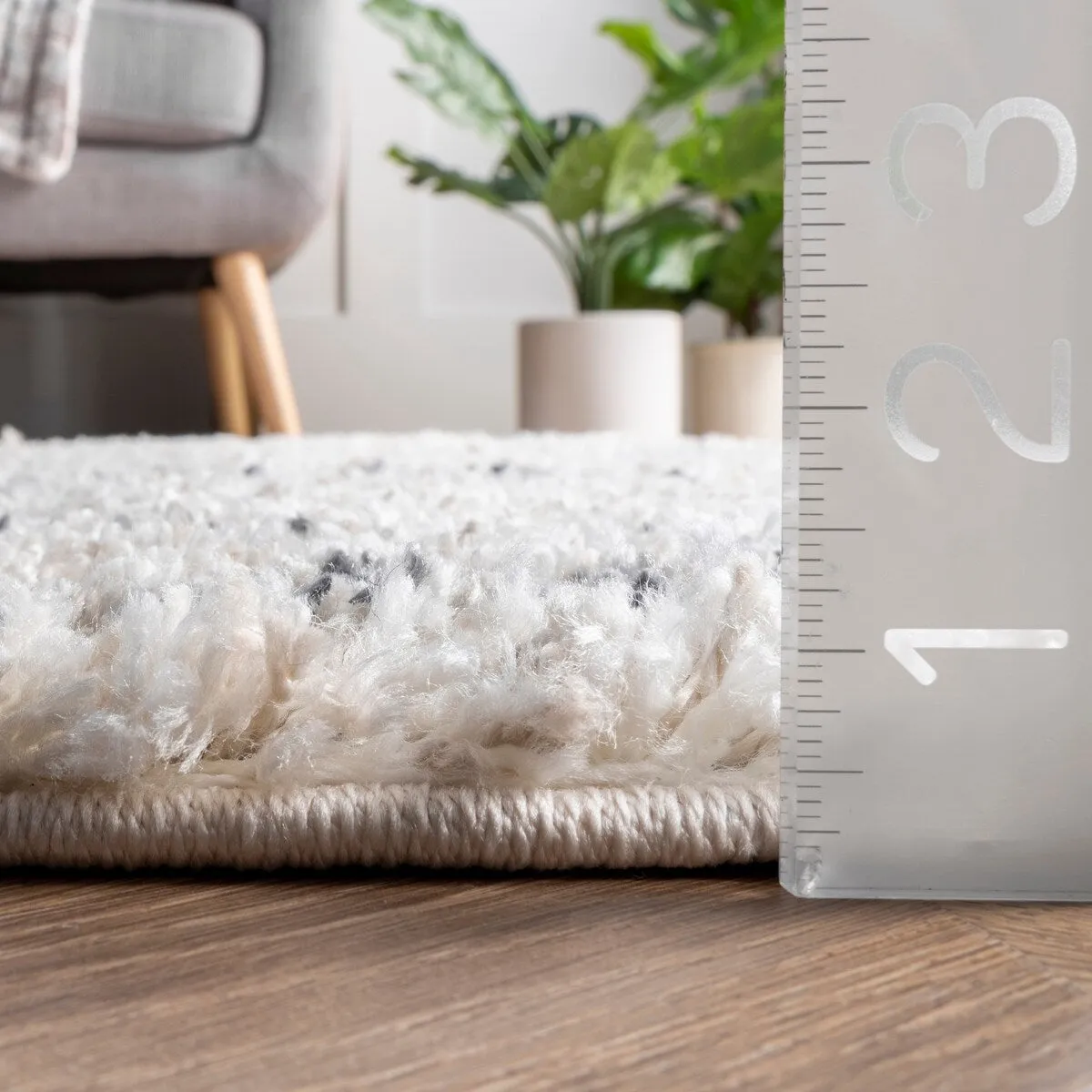 Nuloom Freddie Diamond Banded Contemporary Area Rug with Tassel