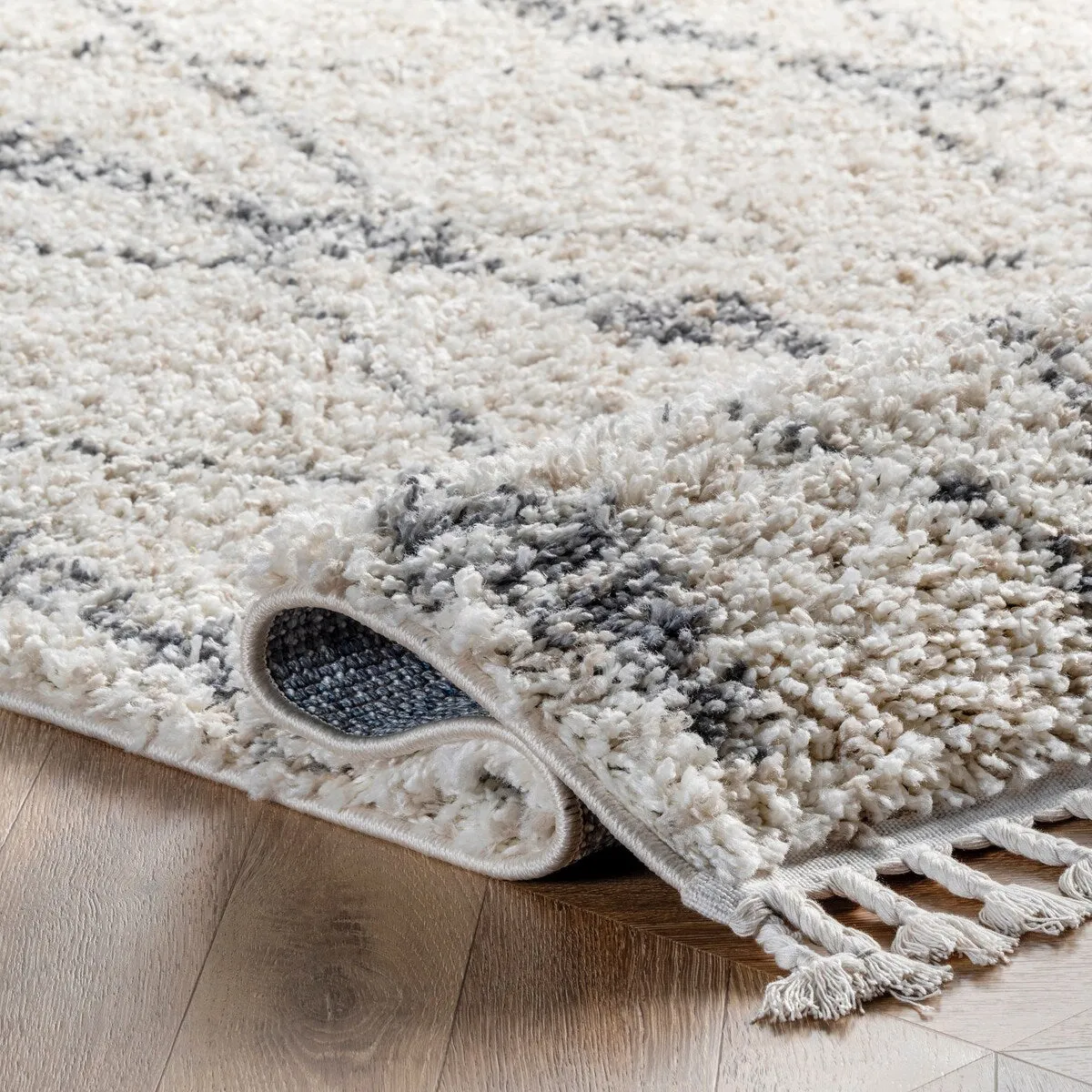 Nuloom Freddie Diamond Banded Contemporary Area Rug with Tassel
