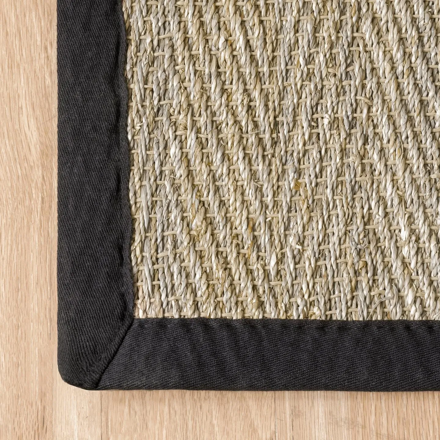 Nuloom Geometric Natural Fiber Seagrass Chevron Area Rug