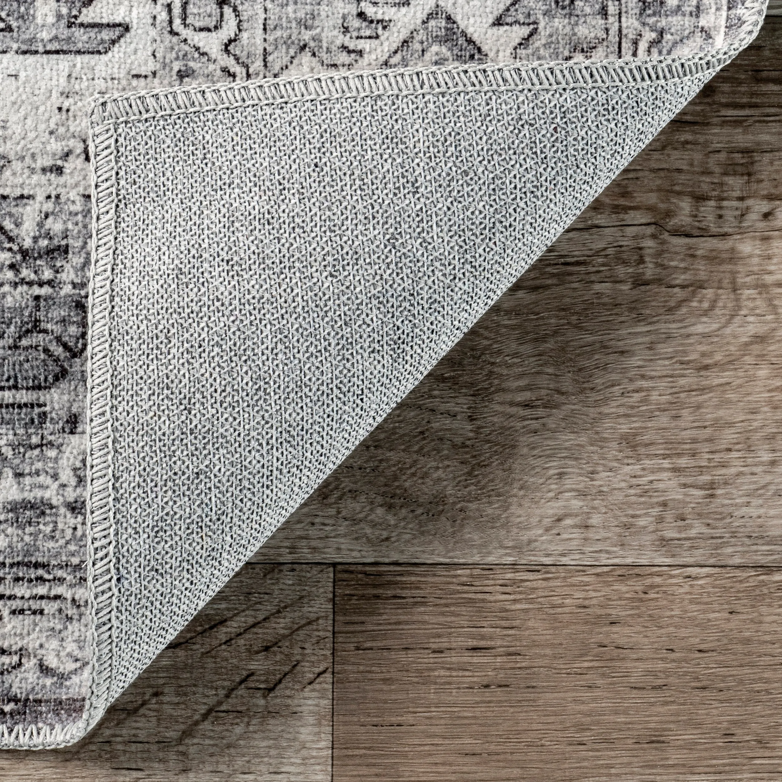 Nuloom Gracie SpinClean Distressed Medallion Machine Washable Area Rug