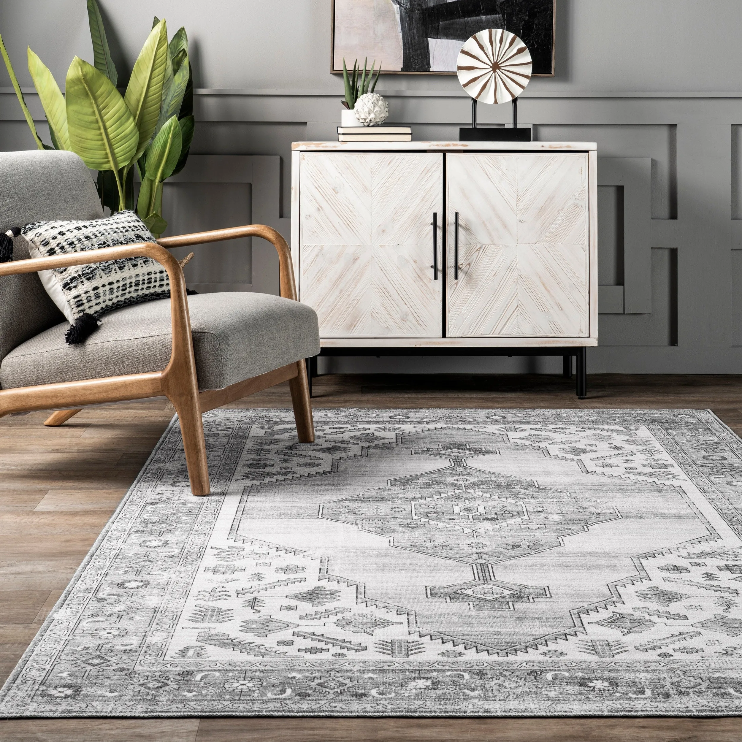 Nuloom Gracie SpinClean Distressed Medallion Machine Washable Area Rug