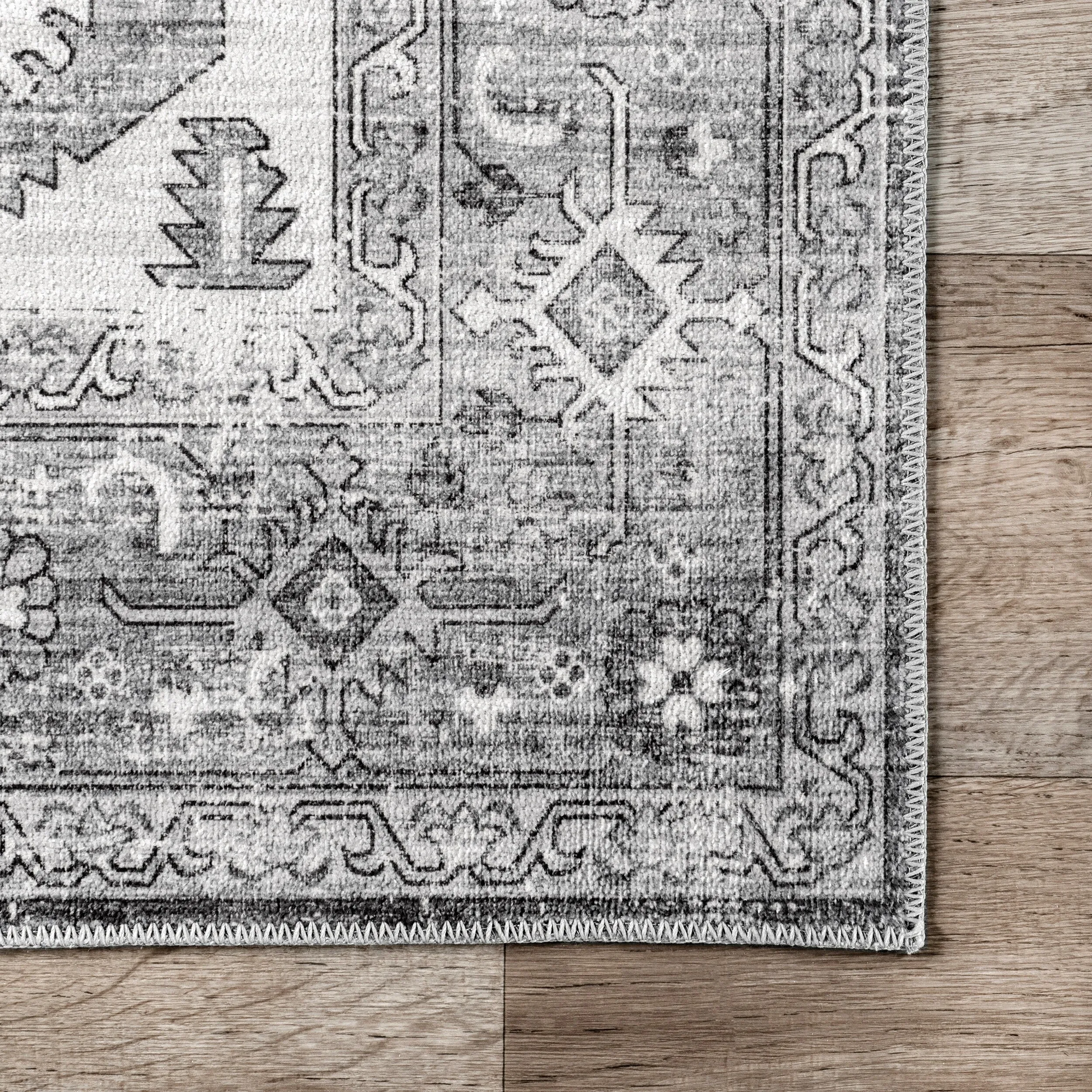 Nuloom Gracie SpinClean Distressed Medallion Machine Washable Area Rug