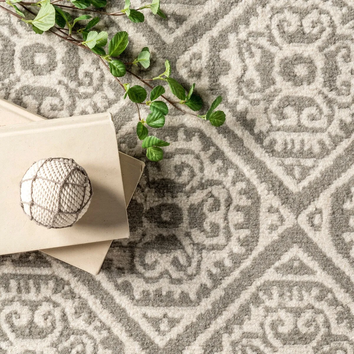 Nuloom Grey Transitional Charming Fiona Damask Trellis Stripped Area Rug