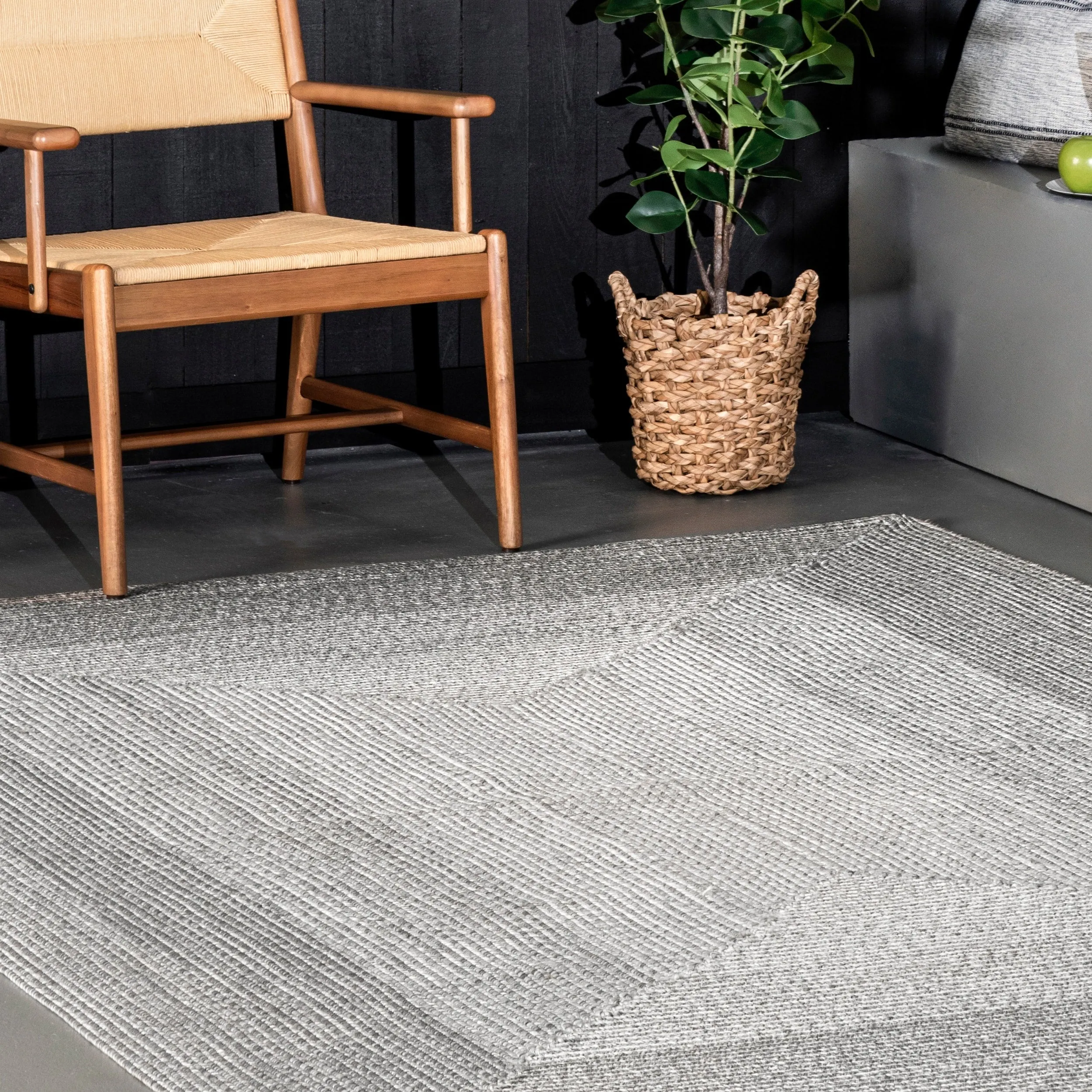 Nuloom Jayda Braided Ombre Indoor/Outdoor Area Rug