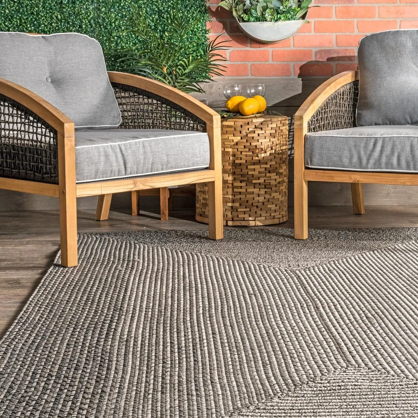 Nuloom Jayda Braided Ombre Indoor/Outdoor Area Rug
