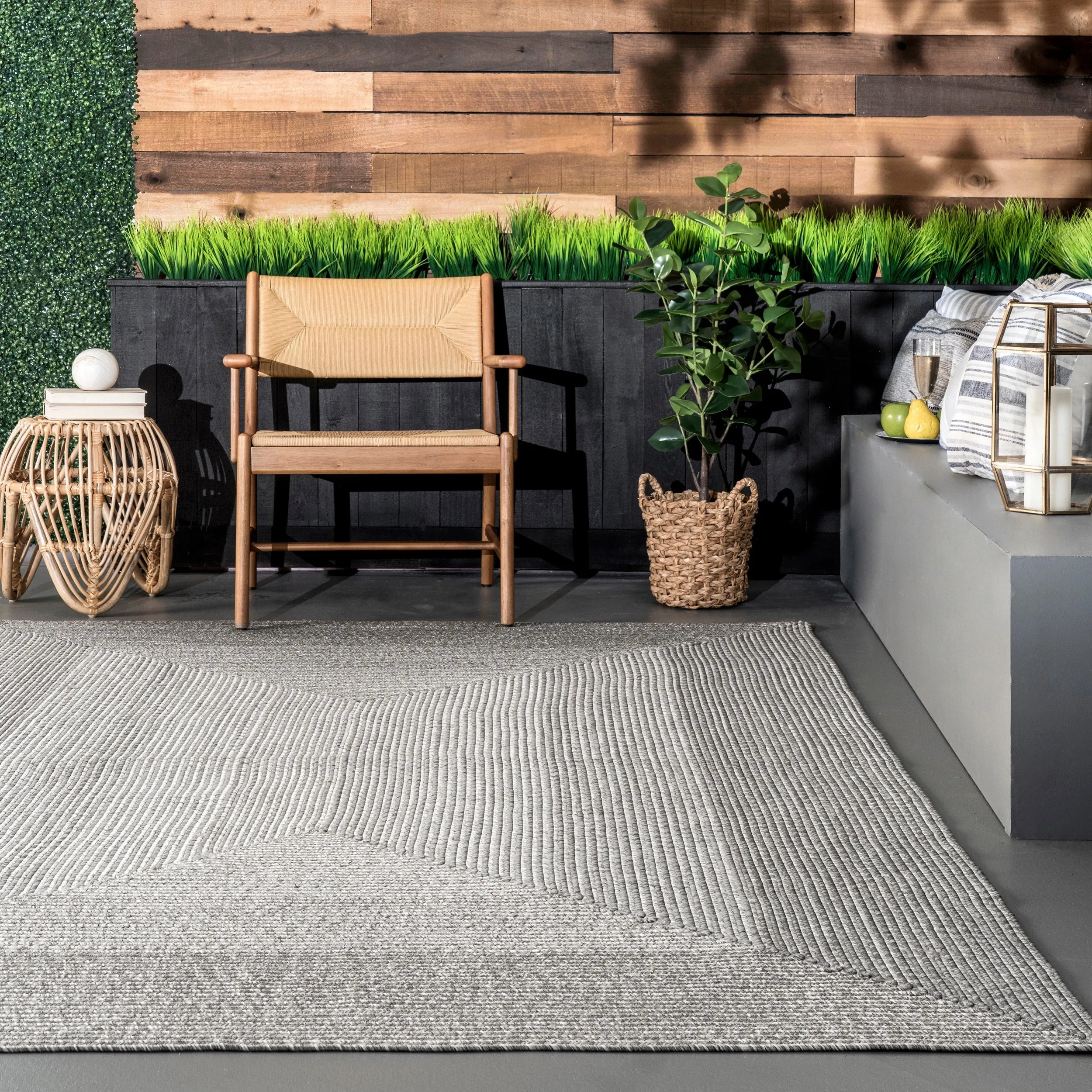 Nuloom Jayda Braided Ombre Indoor/Outdoor Area Rug
