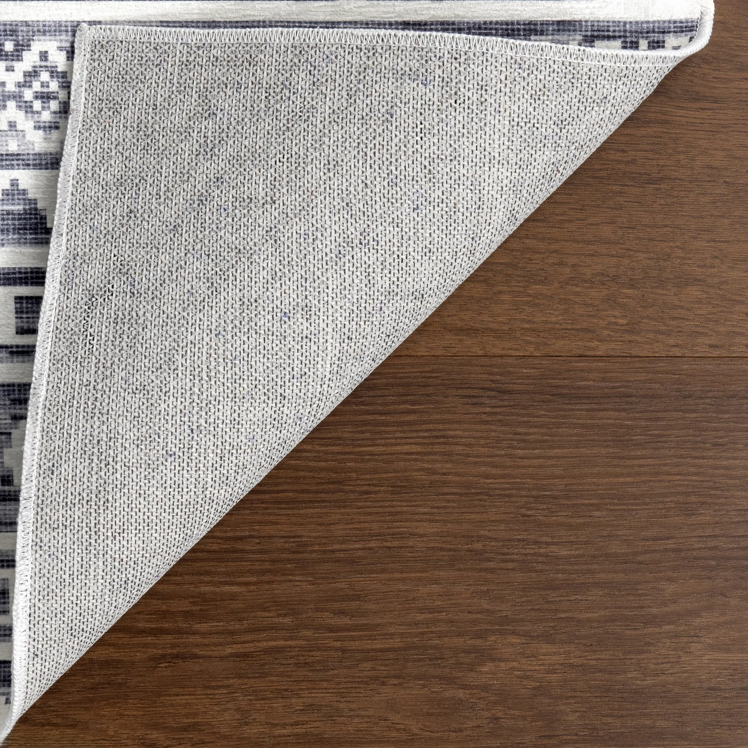 Nuloom Juni Southwestern SplashGuard Machine Washable Area Rug