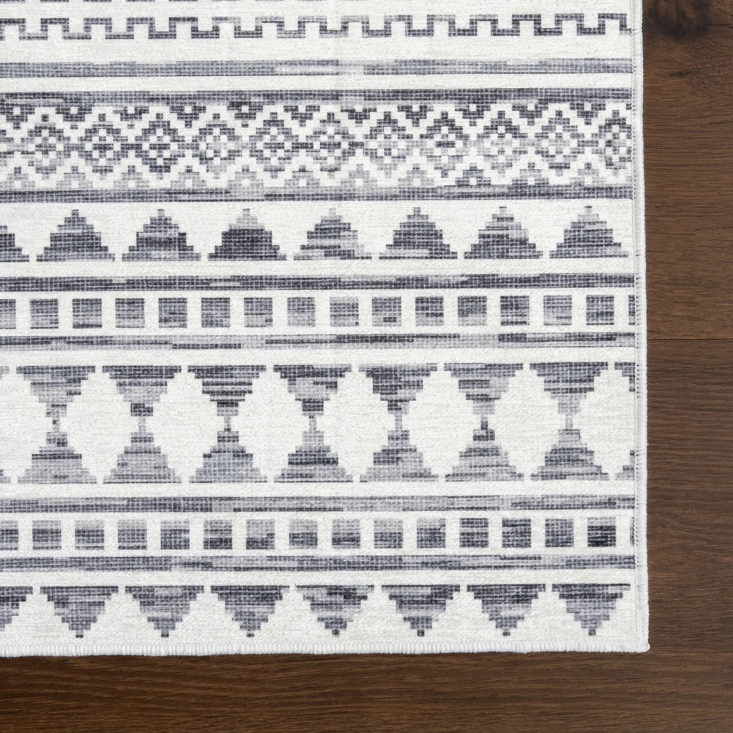 Nuloom Juni Southwestern SplashGuard Machine Washable Area Rug