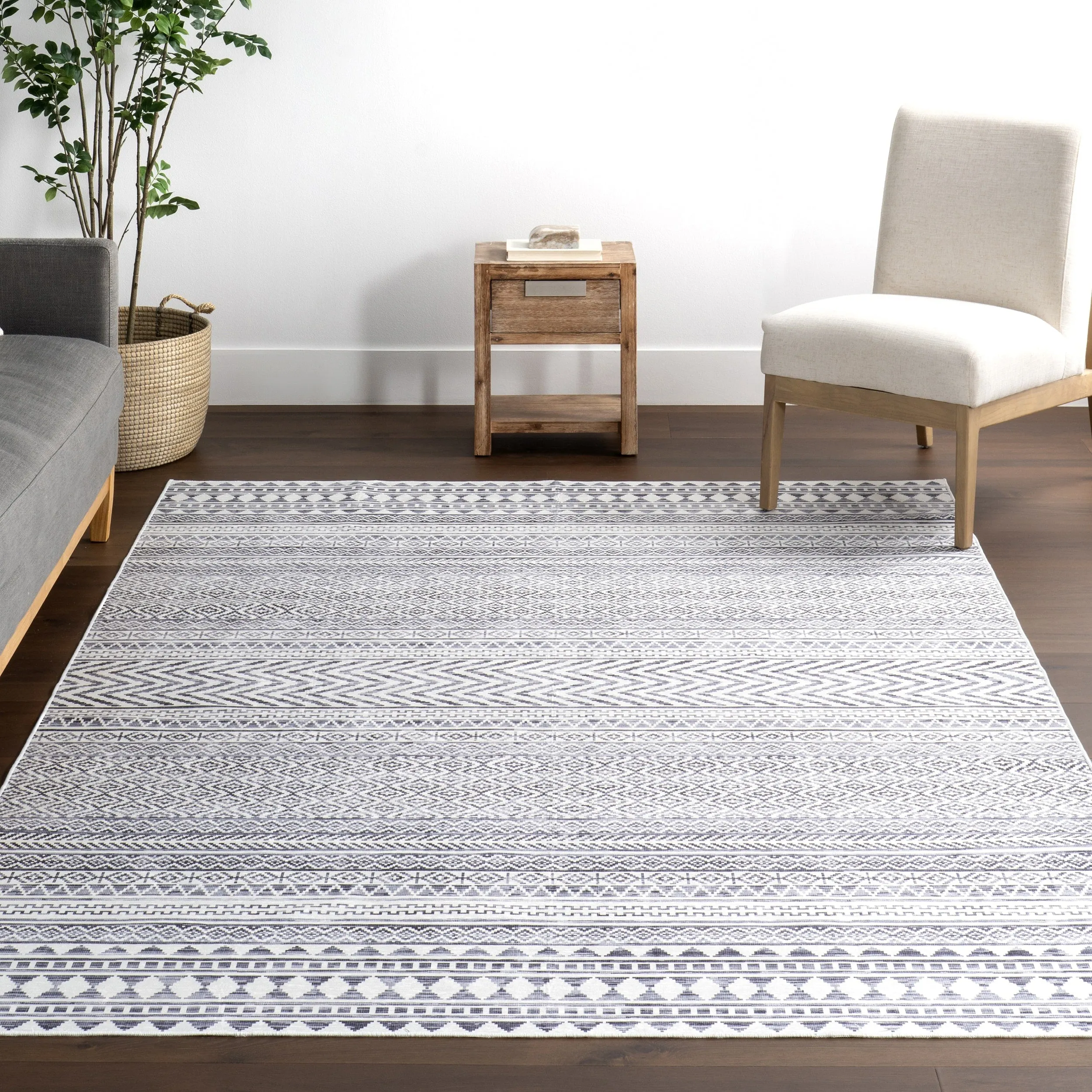 Nuloom Juni Southwestern SplashGuard Machine Washable Area Rug