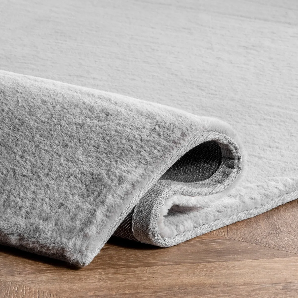 Nuloom Layne Soft Silky Faux Rabbit Fur Area Rug
