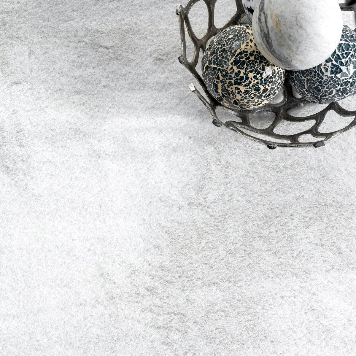 Nuloom Layne Soft Silky Faux Rabbit Fur Area Rug