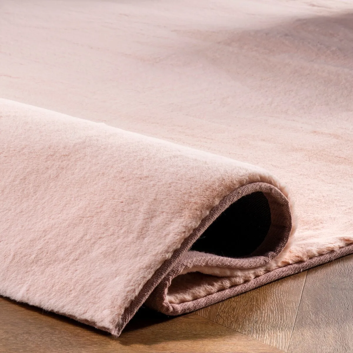 Nuloom Layne Soft Silky Faux Rabbit Fur Area Rug