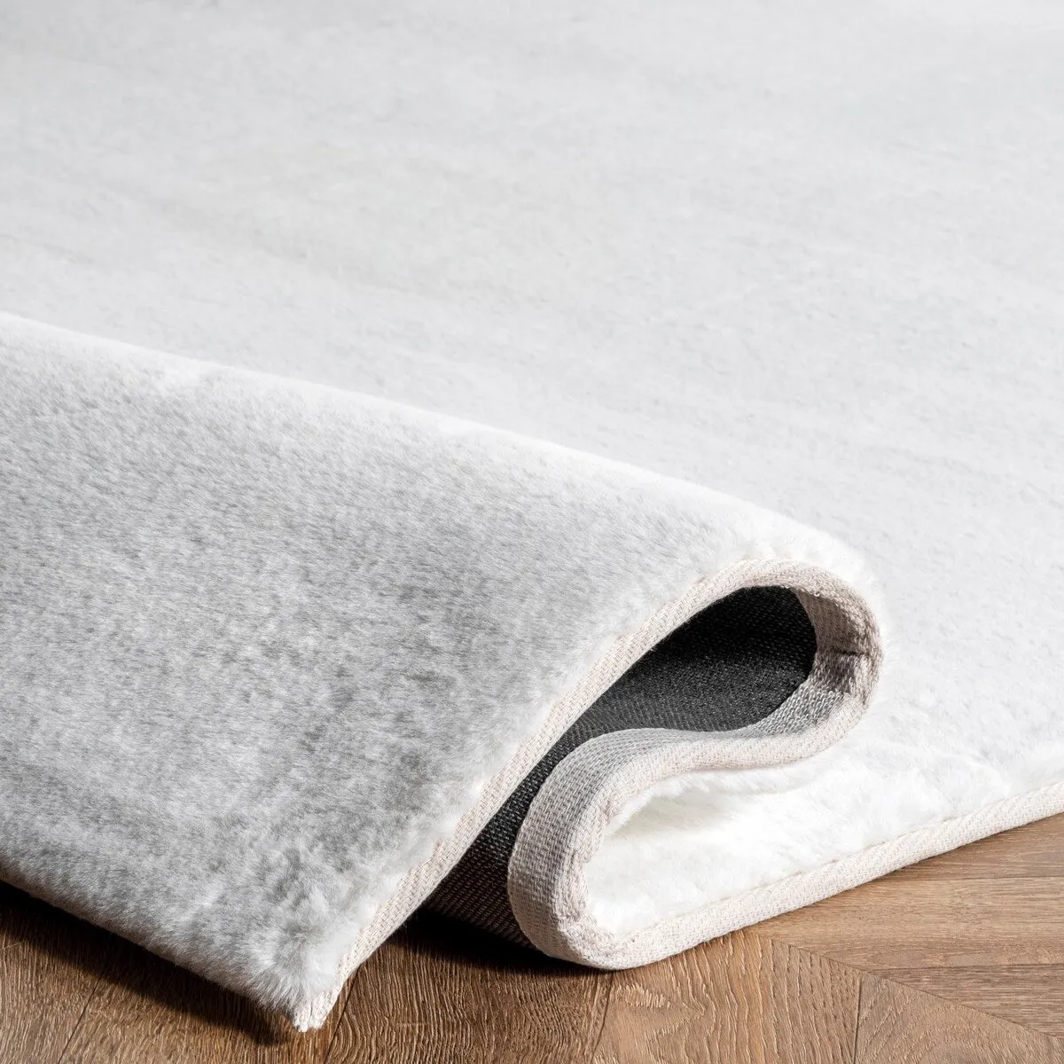 Nuloom Layne Soft Silky Faux Rabbit Fur Area Rug