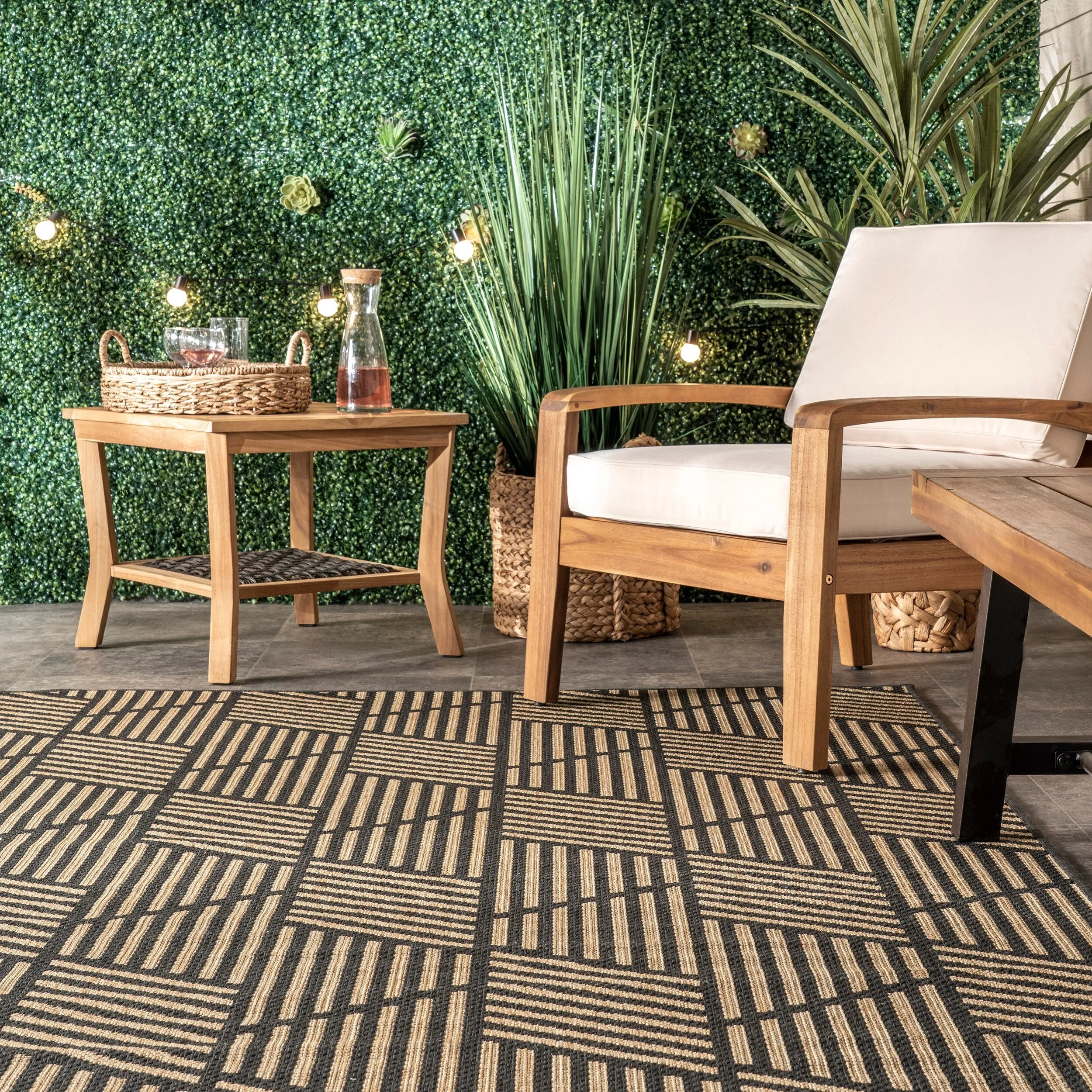 Nuloom Leona Modern Geometric Indoor/Outdoor Area Rug