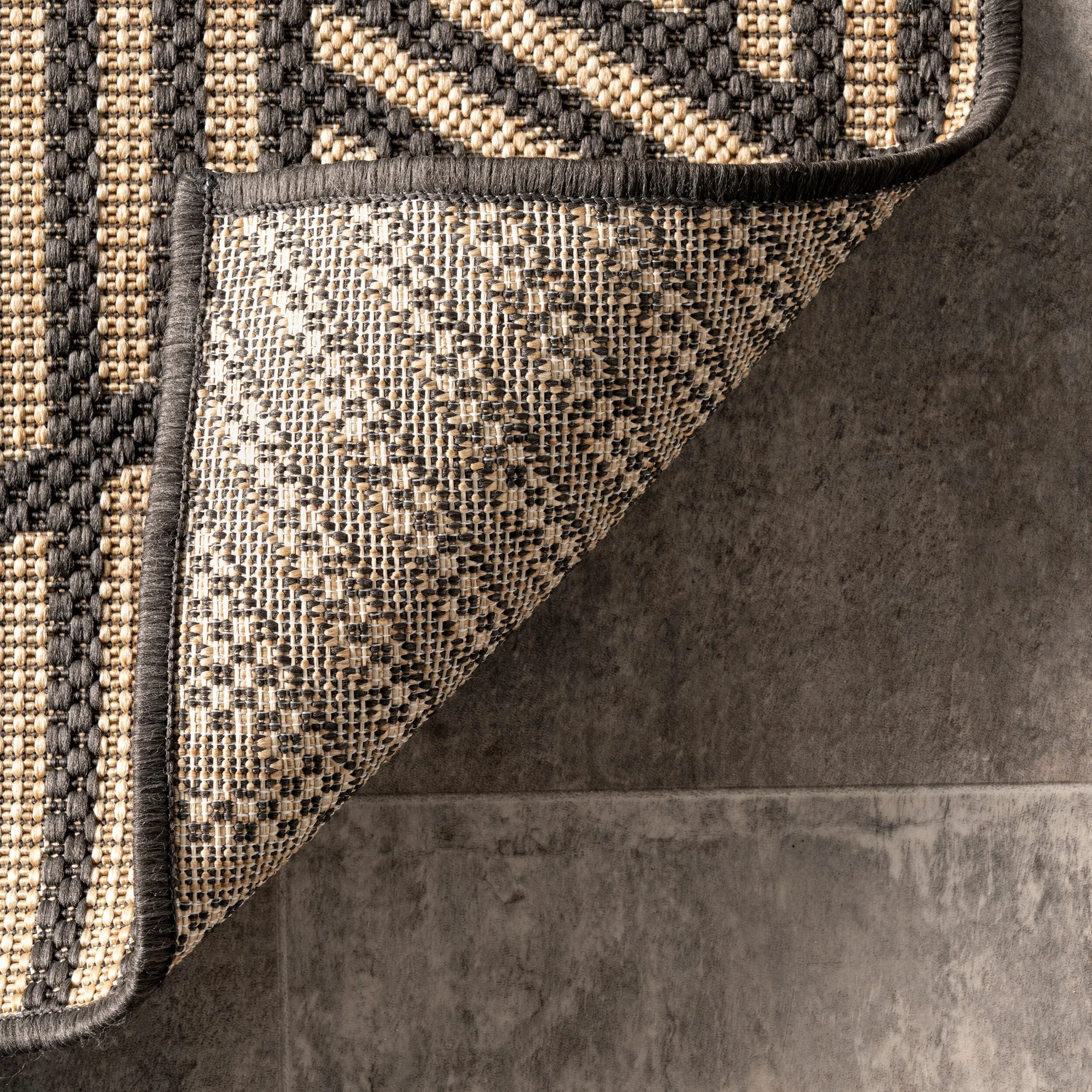 Nuloom Leona Modern Geometric Indoor/Outdoor Area Rug