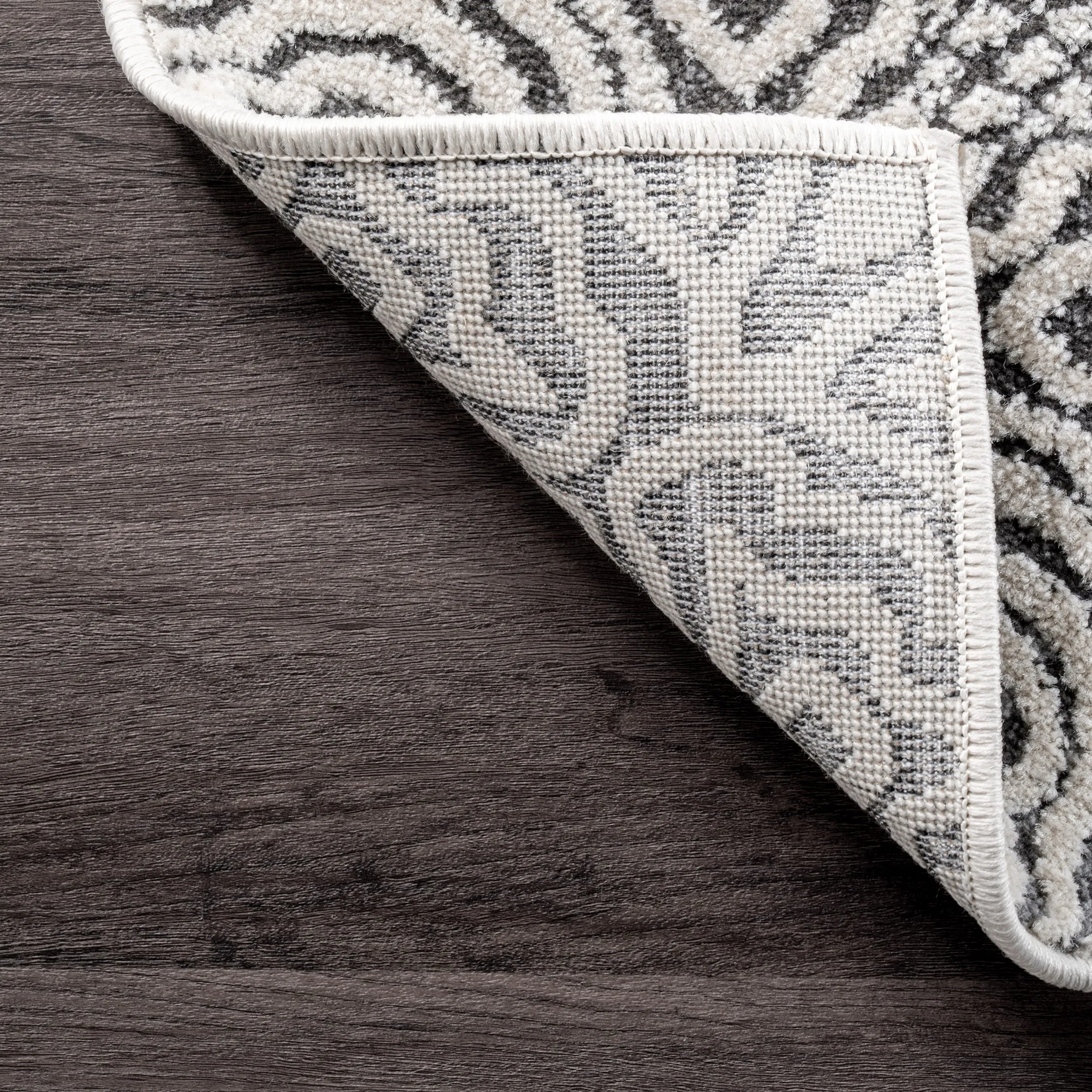 Nuloom Light Grey Aztec Print Area Rug