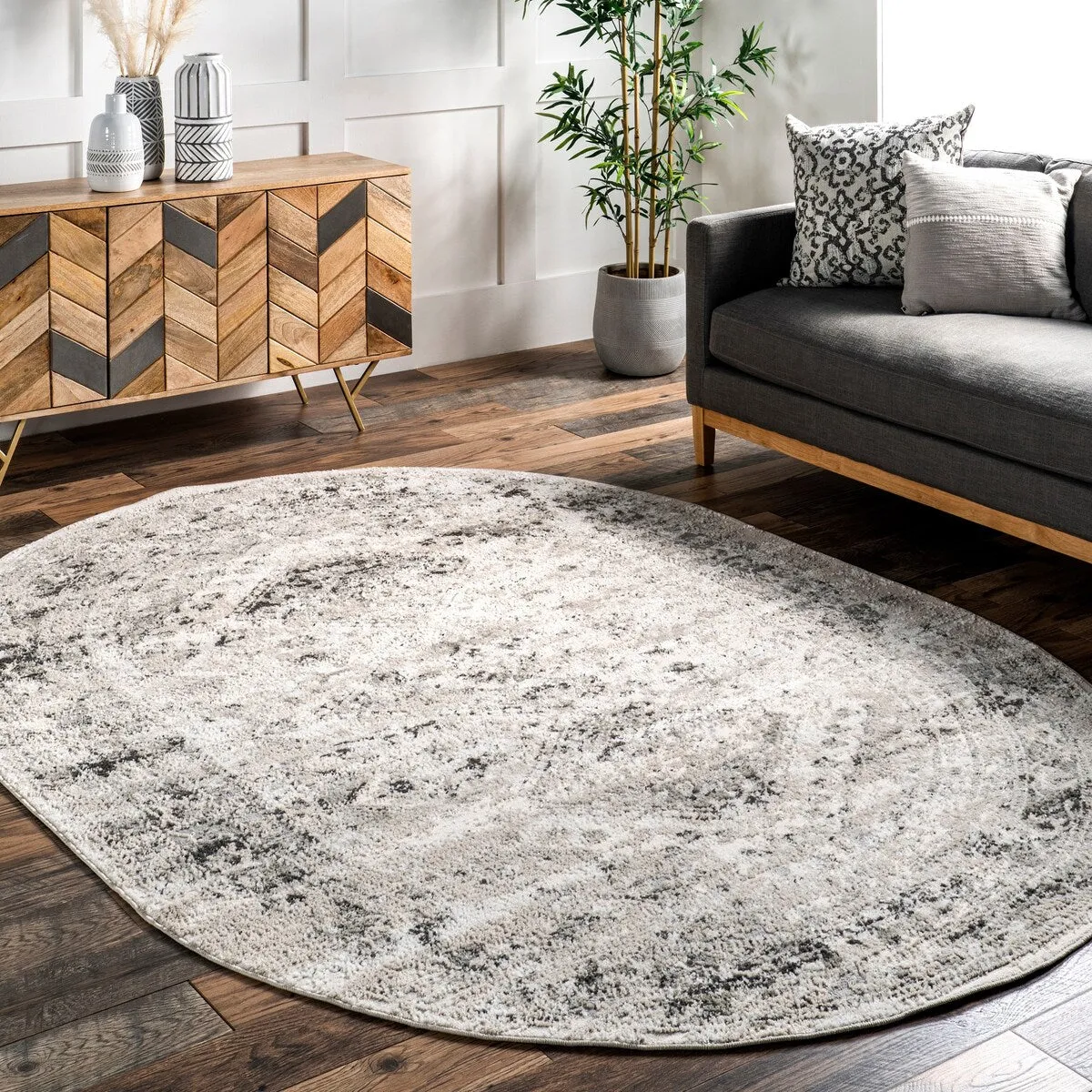 Nuloom Madisson Vintage Faded Medallion Area Rug