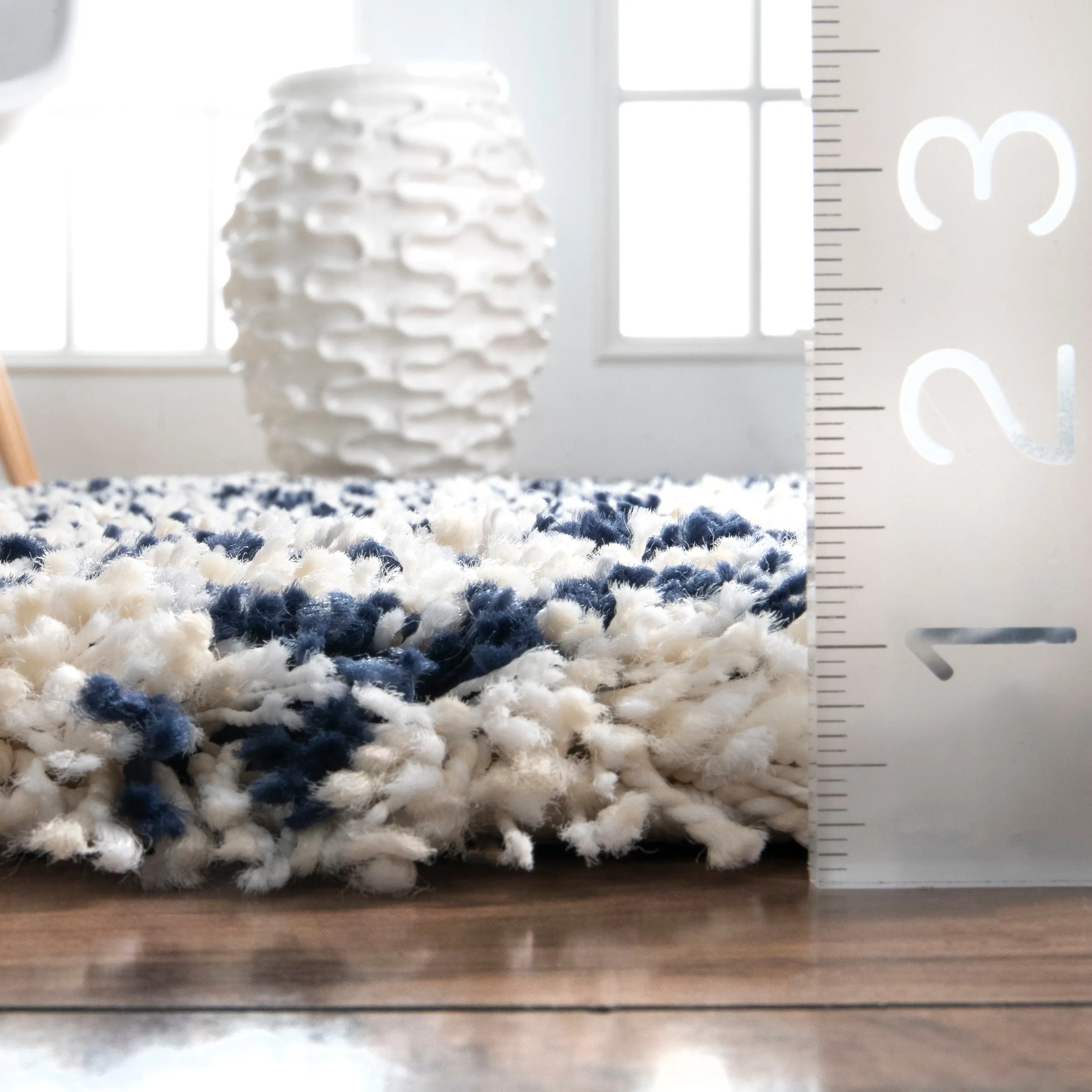 Nuloom Mia Contemporary Chevron Shag Area Rug