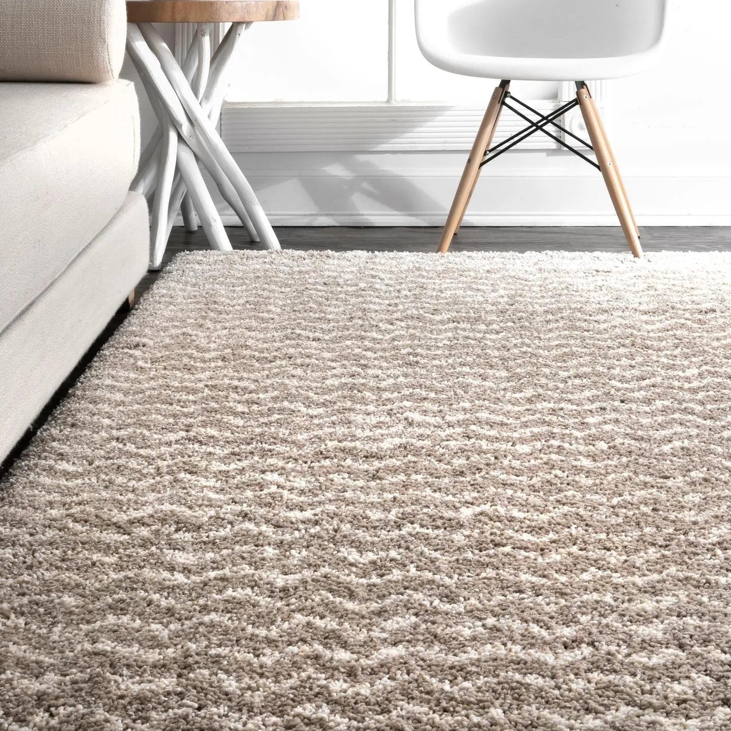 Nuloom Mia Contemporary Chevron Shag Area Rug