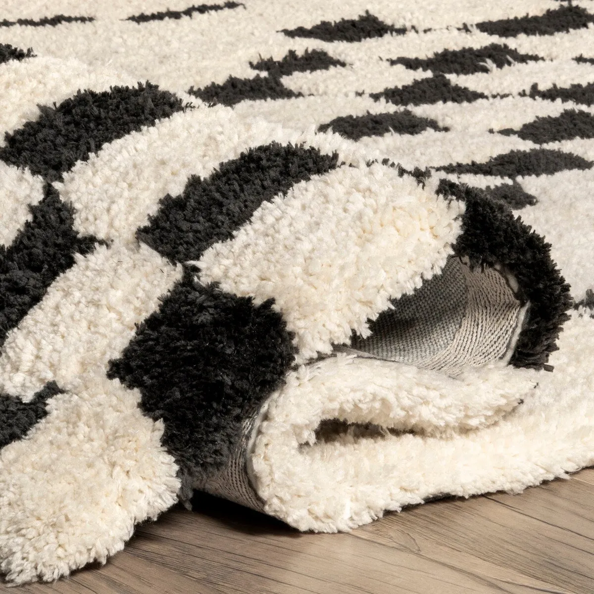 Nuloom Nathalie Modern Checkered Shag Area Rug