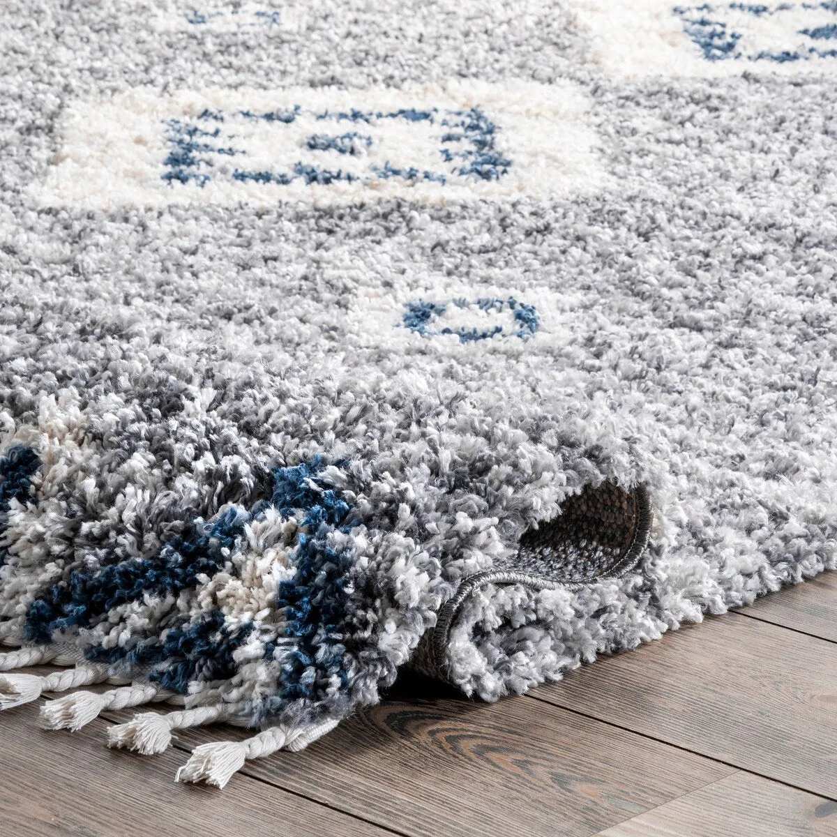 Nuloom Transitional Geometric Matia Totem Trellis Tassel Shag Area Rug