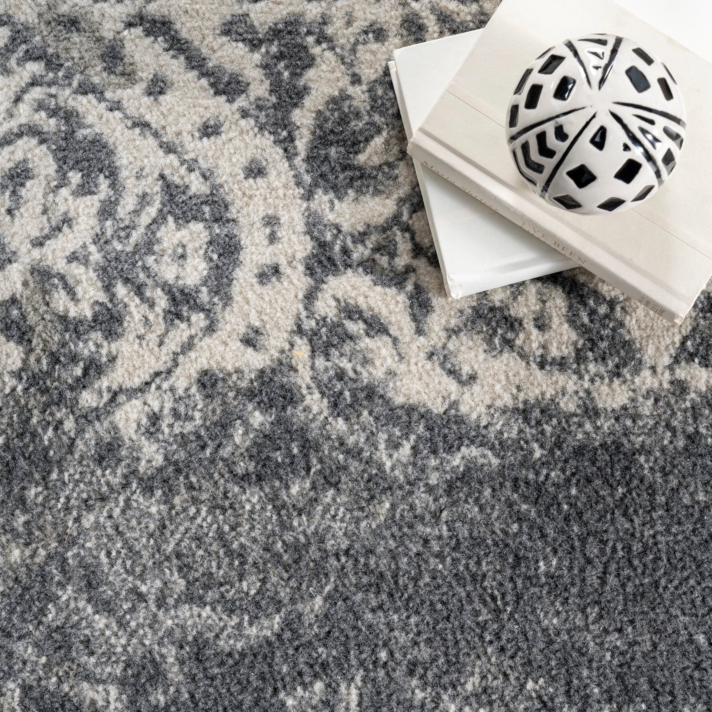 Nuloom Transitional Vintage Floral Marlow Area Rug