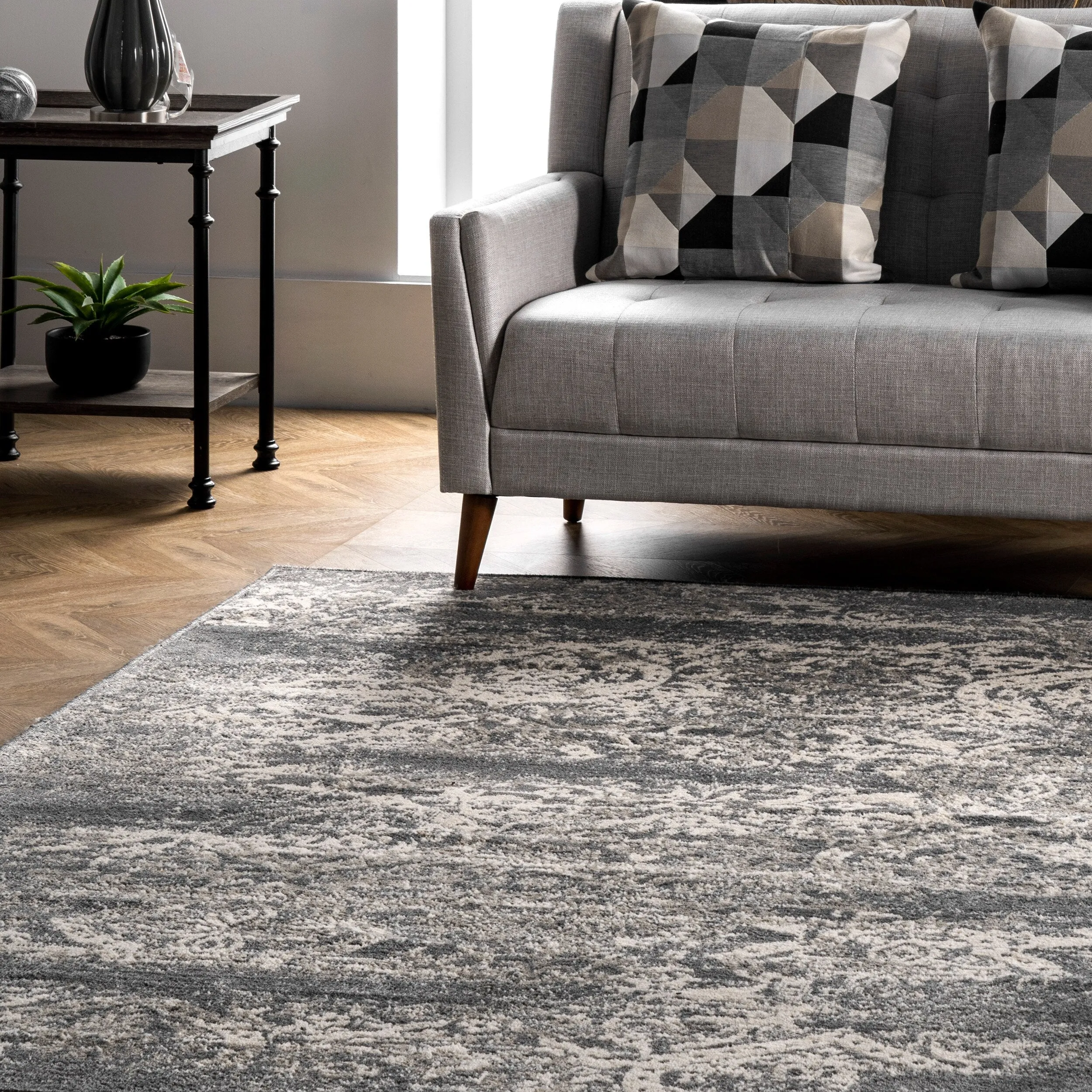 Nuloom Transitional Vintage Floral Marlow Area Rug