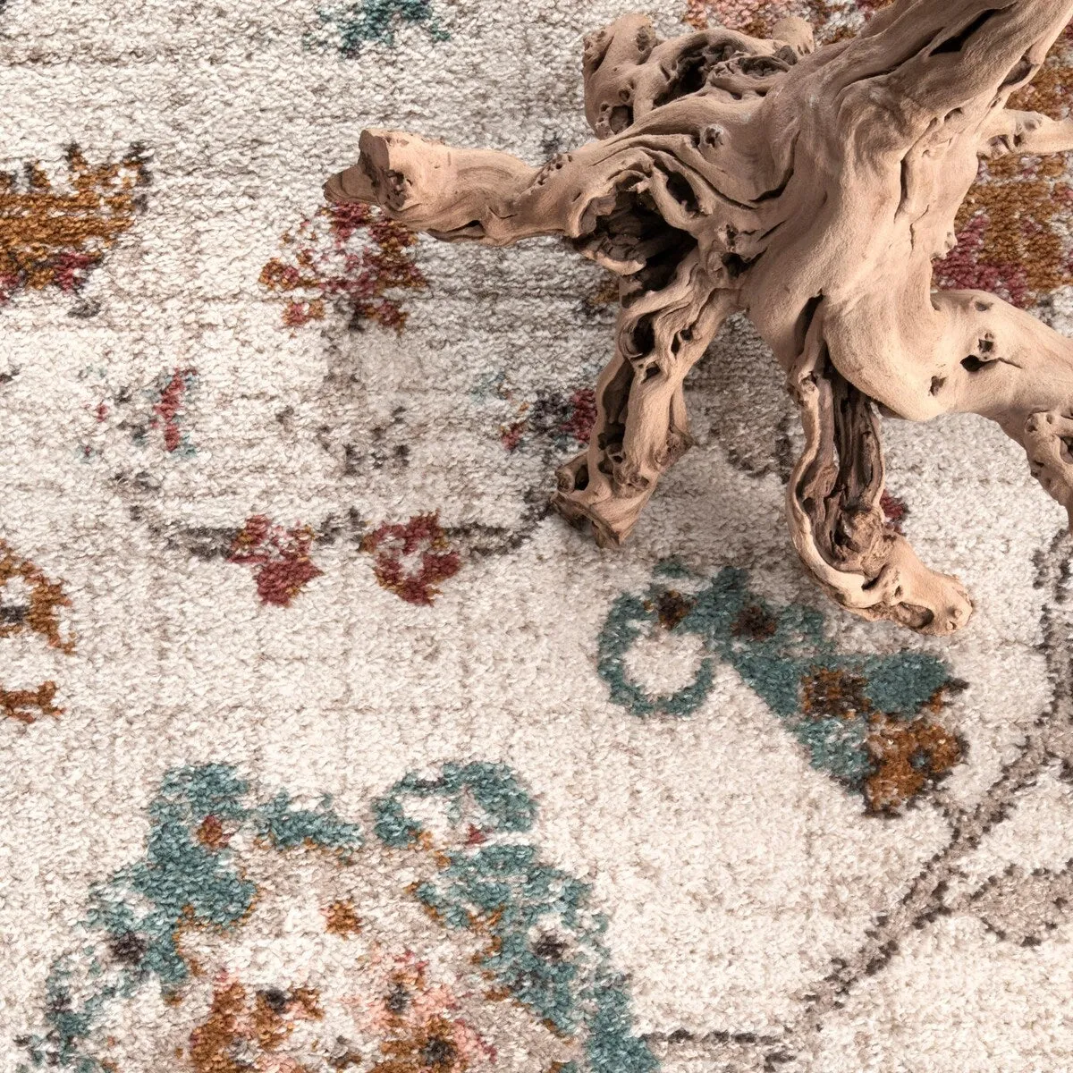 Nuloom Transitional Vintage Sasha Floral Ombre Border Area Rug